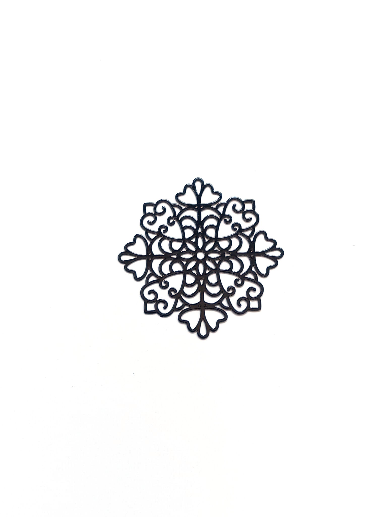 perlesetcreationbijoux - estampe filigrane flocon de neige en métal de 38 mm noir