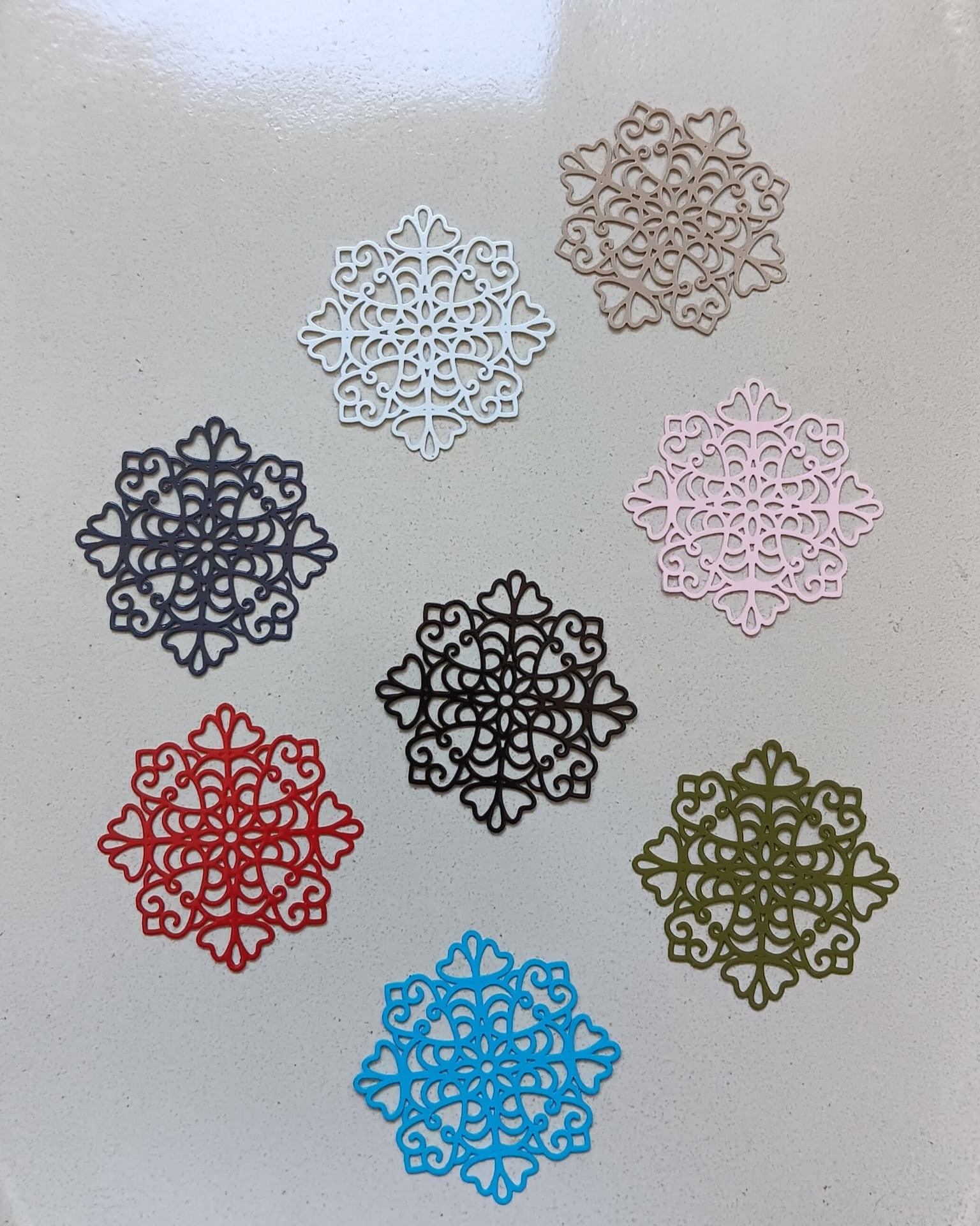 perlesetcreationbijoux - estampes filigranes flocon de neige en métal de 38 mm dans différentes couleurs