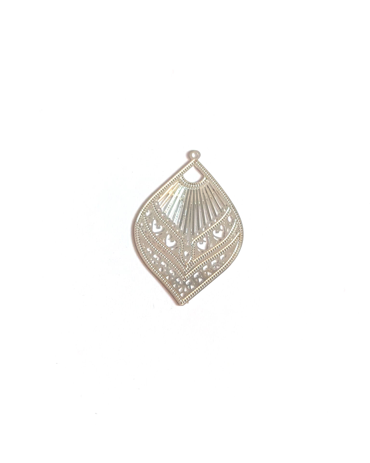 perlesetcreationbijoux-estampe-filigrane-goutte-39x26mm-argent