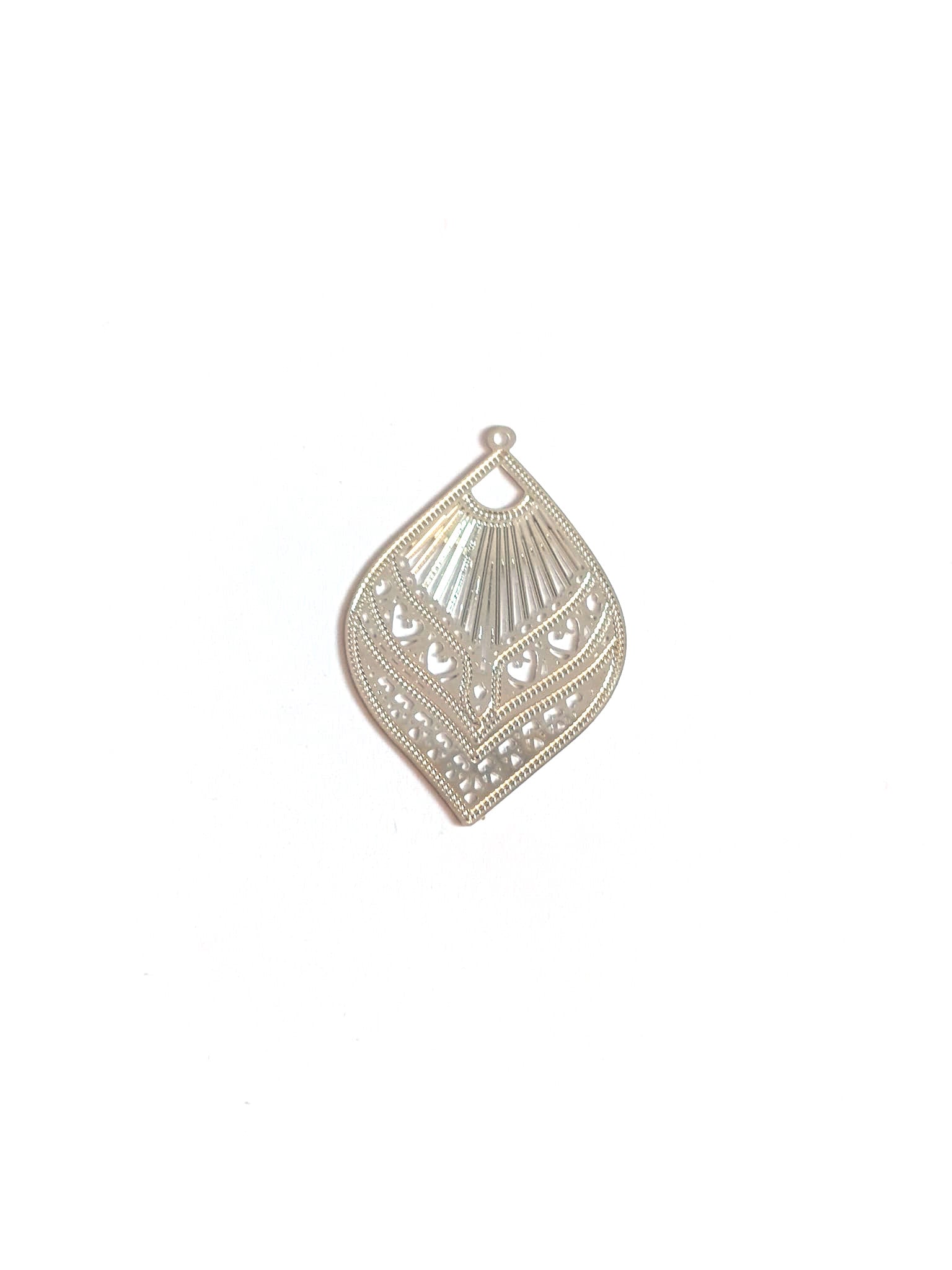 perlesetcreationbijoux-estampe-filigrane-goutte-39x26mm-argent