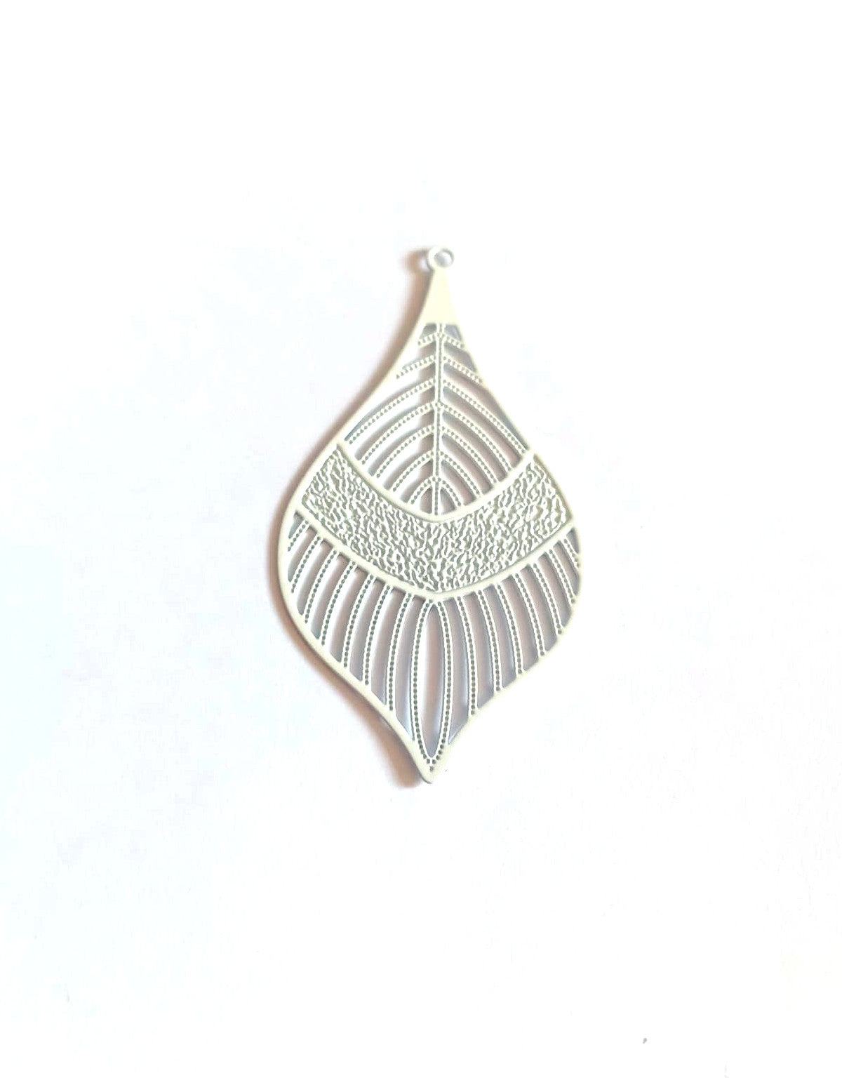 perlesetcreationbijoux-estampe-filigrane-goutte-43x22mm-blanc