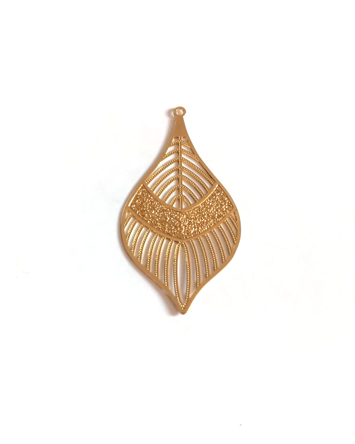 perlesetcreationbijoux-estampe-filigrane-goutte-43x22mm-dore