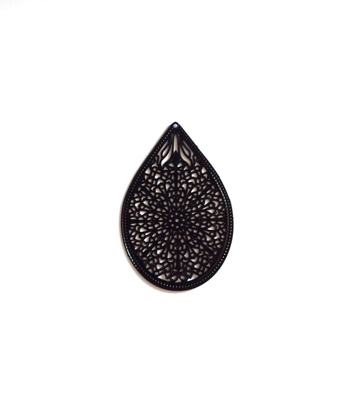 perlesetcreationbijoux-estampe-filigrane-goutte-48x32mm-noir