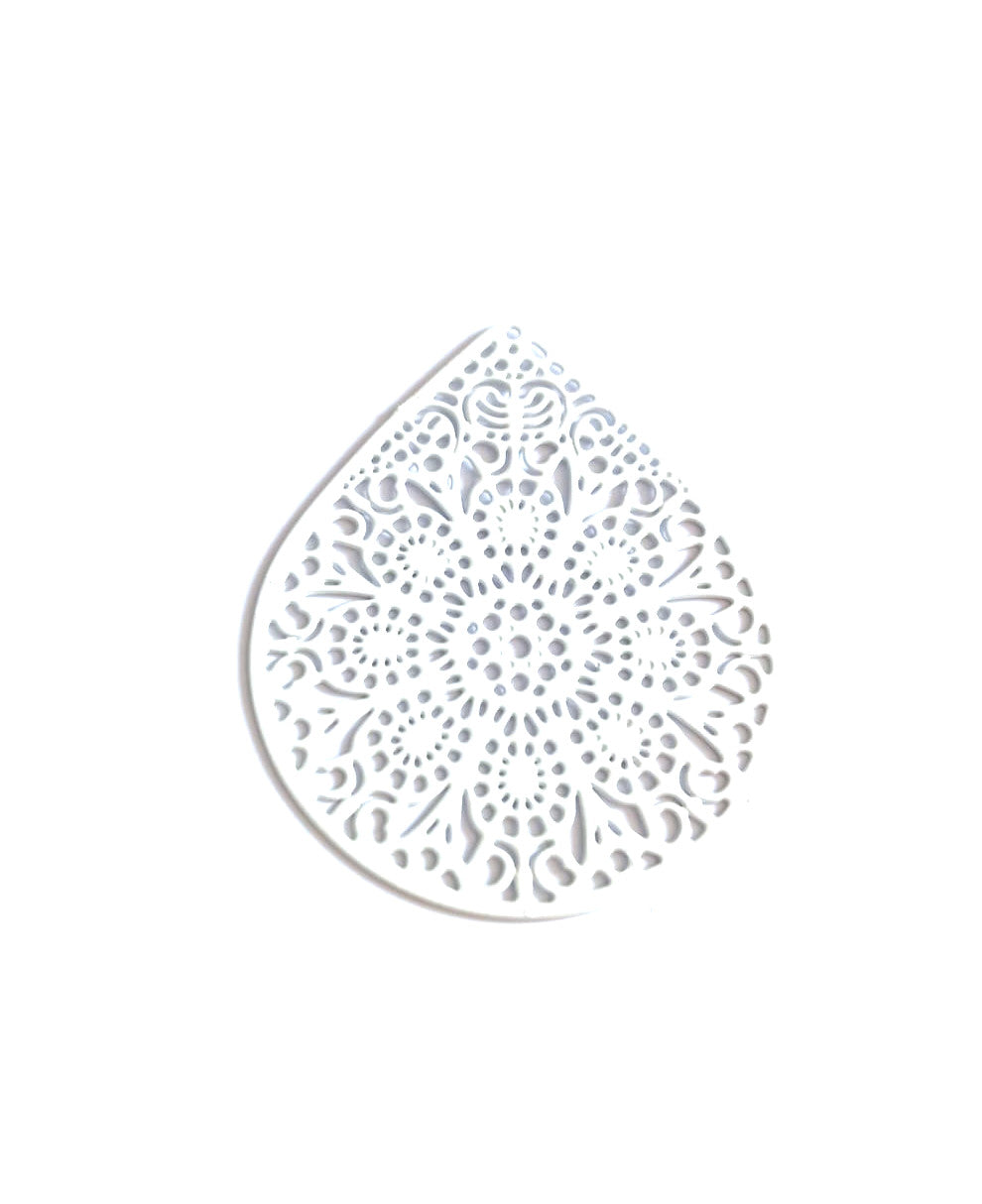 perlesetcreationbijoux-estampe-filigrane-49x39mm-blanche