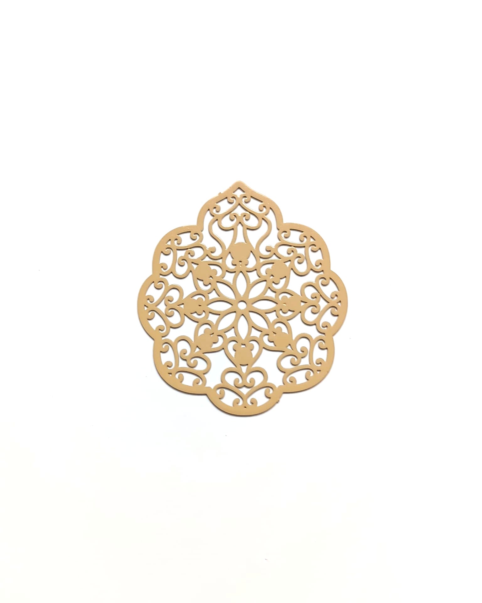 perlesetcreationbijoux-estampe-filigrane-goutte-50x43mm-beige