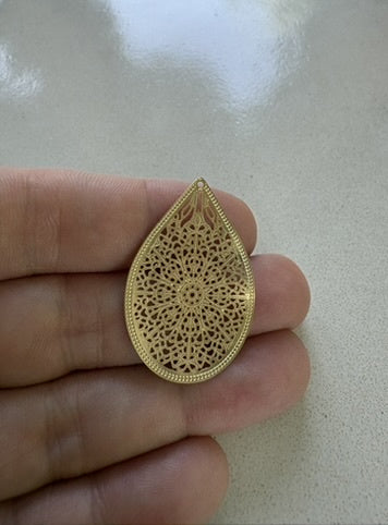 perlesetcreationbijoux - estampe filigrane goutte 35x23 mm dorée