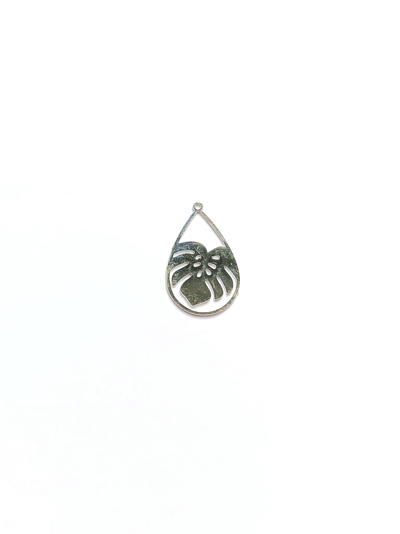 perlesetcreationbijoux-estampe-filigrane-goutte-feuille-monstera-26x15mm-argente