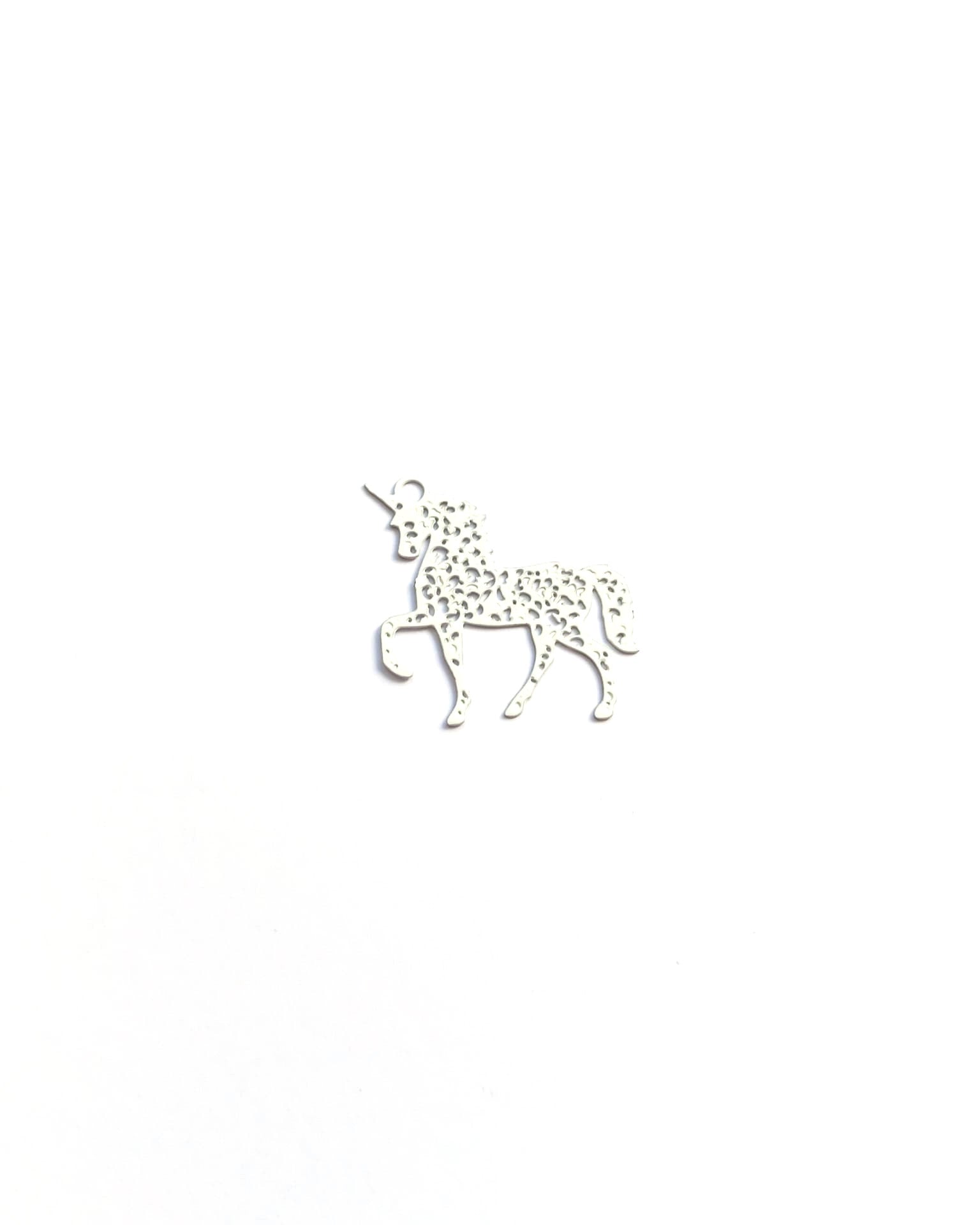 perlesetcreationbijoux - estampe filigrane licorne 21x23 mm blanche