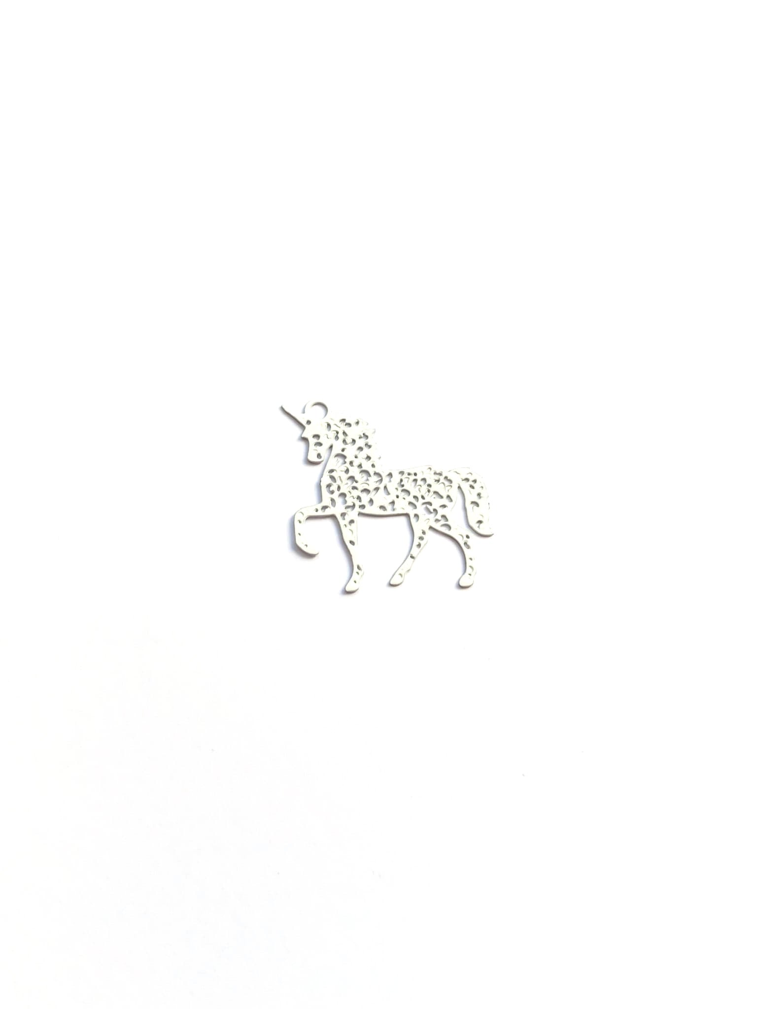 perlesetcreationbijoux - estampe filigrane licorne 21x23 mm blanche