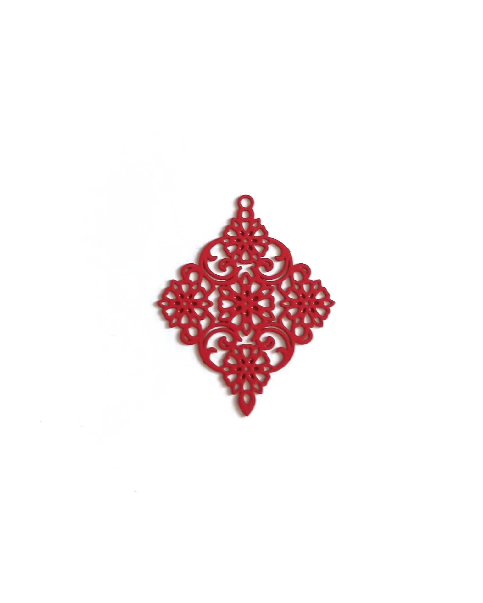 perlesetcreationbijoux-estampe-filigrane-losange-40x30mm-rouge