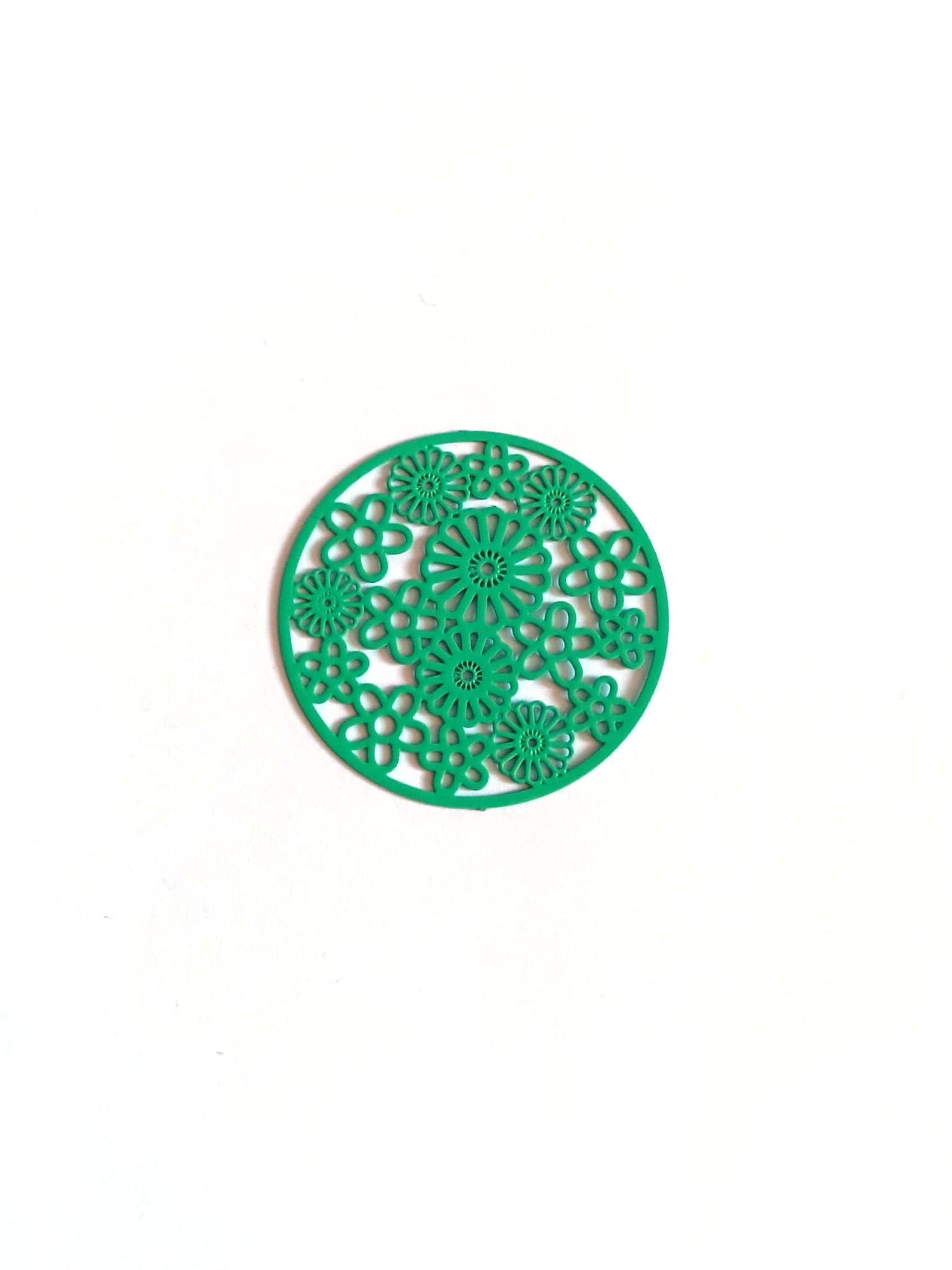 perlesetcreationbijoux-estampe-filigrane-rond-fleuri-32mm-turquoise