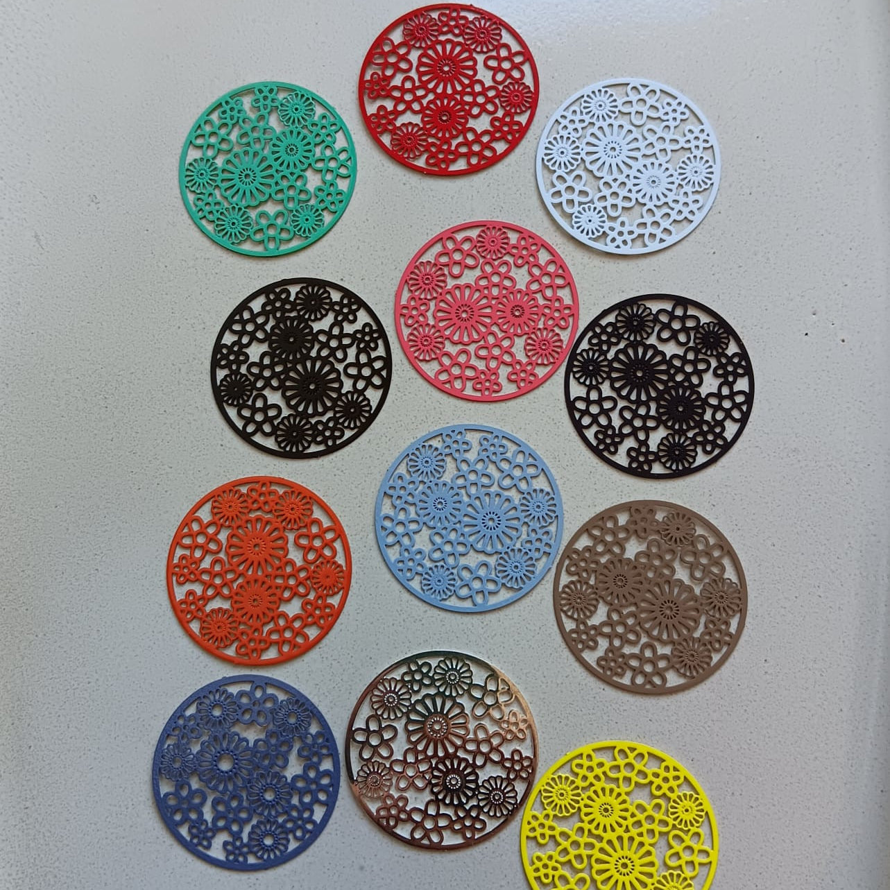 perlesetcreationbijoux-estampe-filigrane-rond-fleuri-32mm