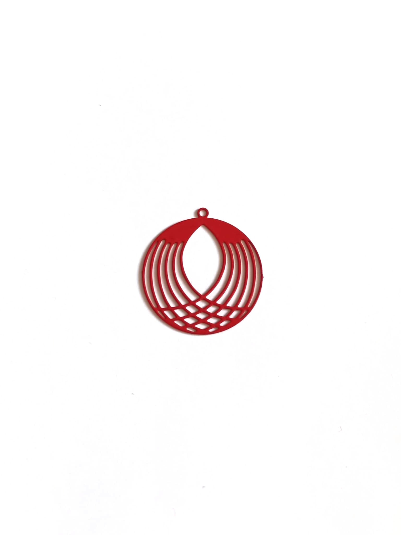 perlesetcreationbijoux-estampe-filigrane-ronde-27x25mm-rouge