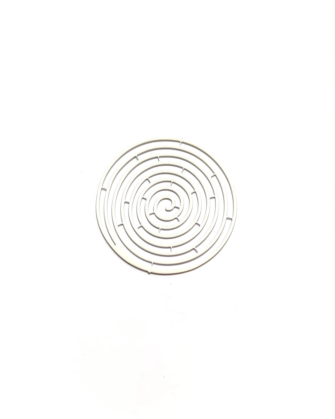 perlesetcreationbijoux-estampe-filigrane-ronde-40mm-blanc