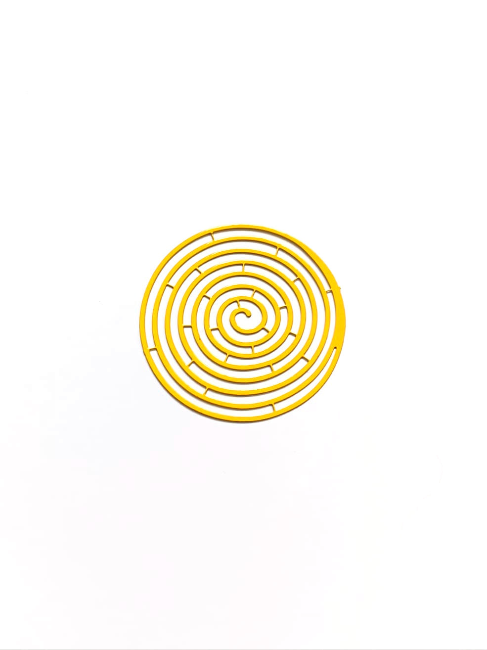 perlesetcreationbijoux-estampe-filigrane-ronde-40mm-jaune