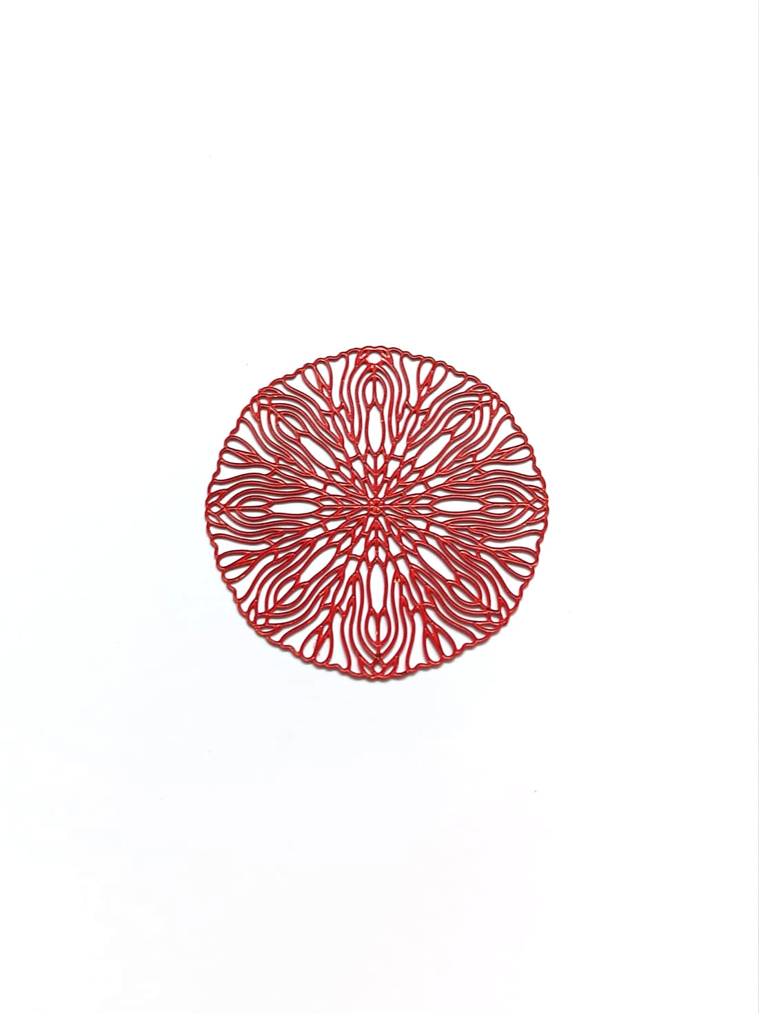 perlesetcreationbijoux-estampe-filigrane-ronde-40mm-rouge