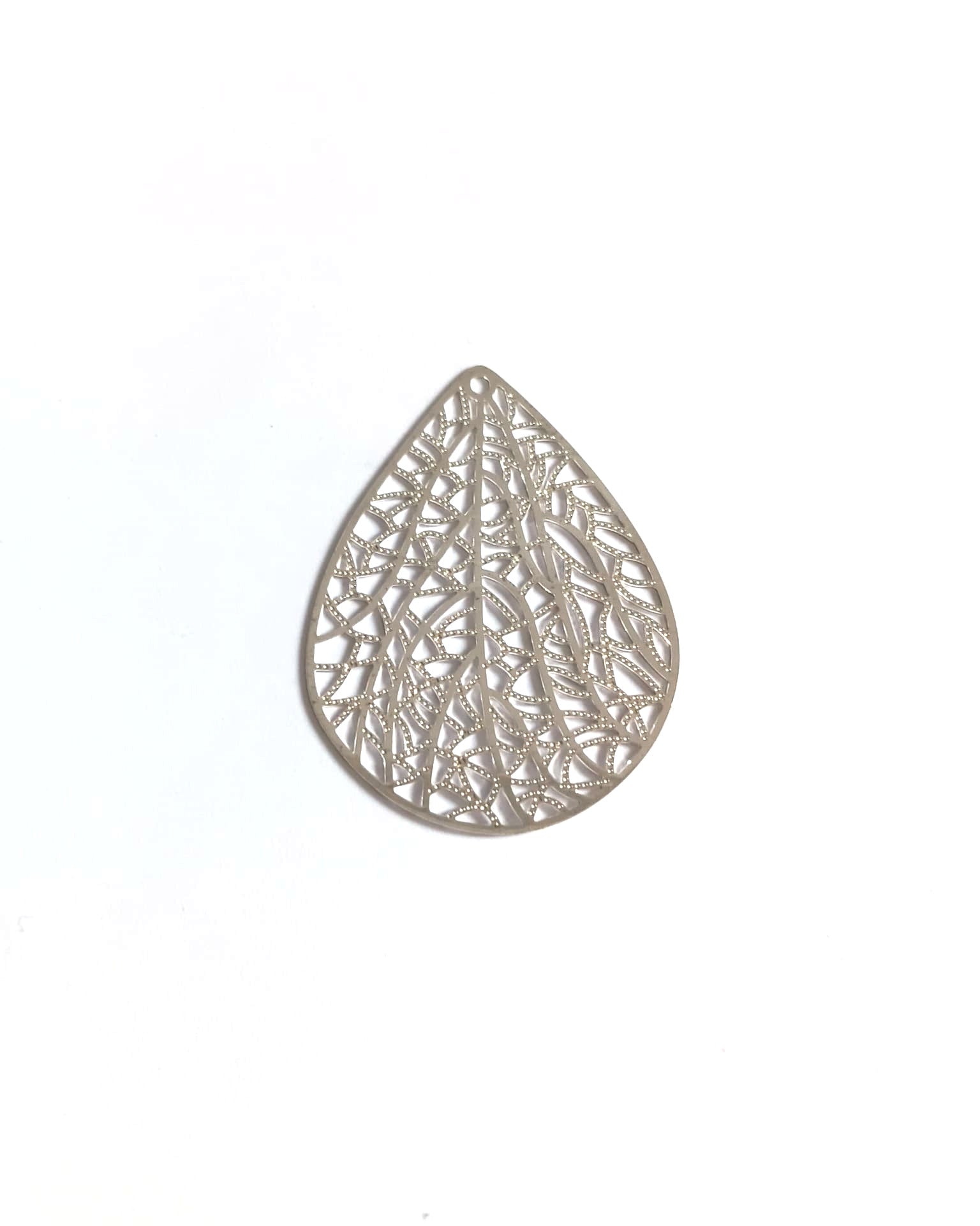 perlesetcreationbijoux-estampe-filigrane-goutte-41x30mm-argente