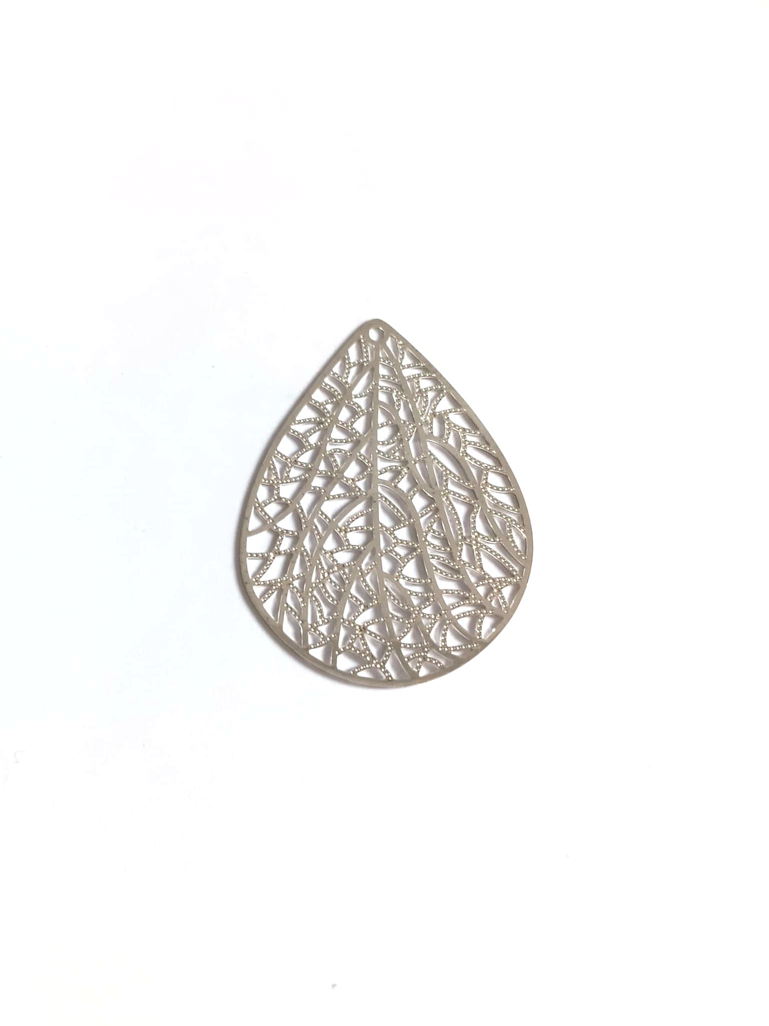 perlesetcreationbijoux-estampe-filigrane-goutte-41x30mm-argente