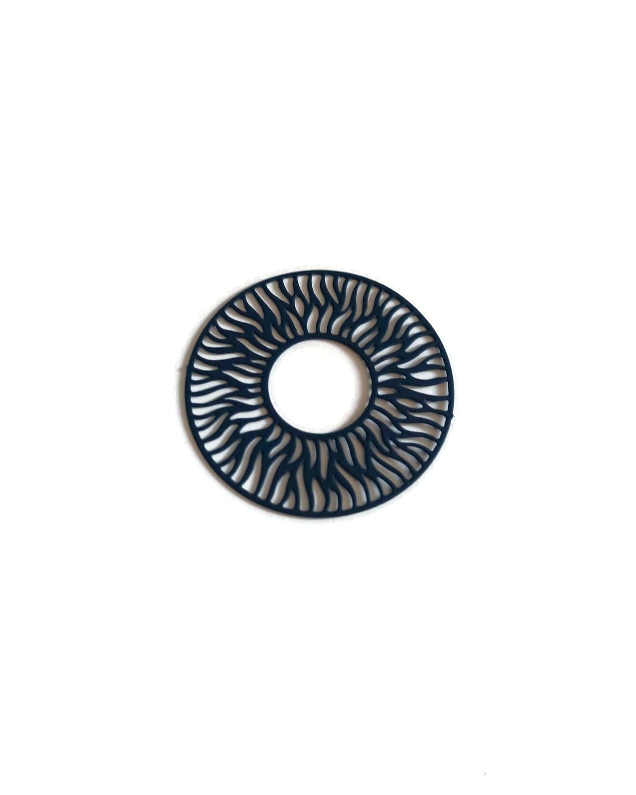 perlesetcreationbijoux-estampe-ronde-ajouree-acier-inoxydable-30mm-bleu-marine