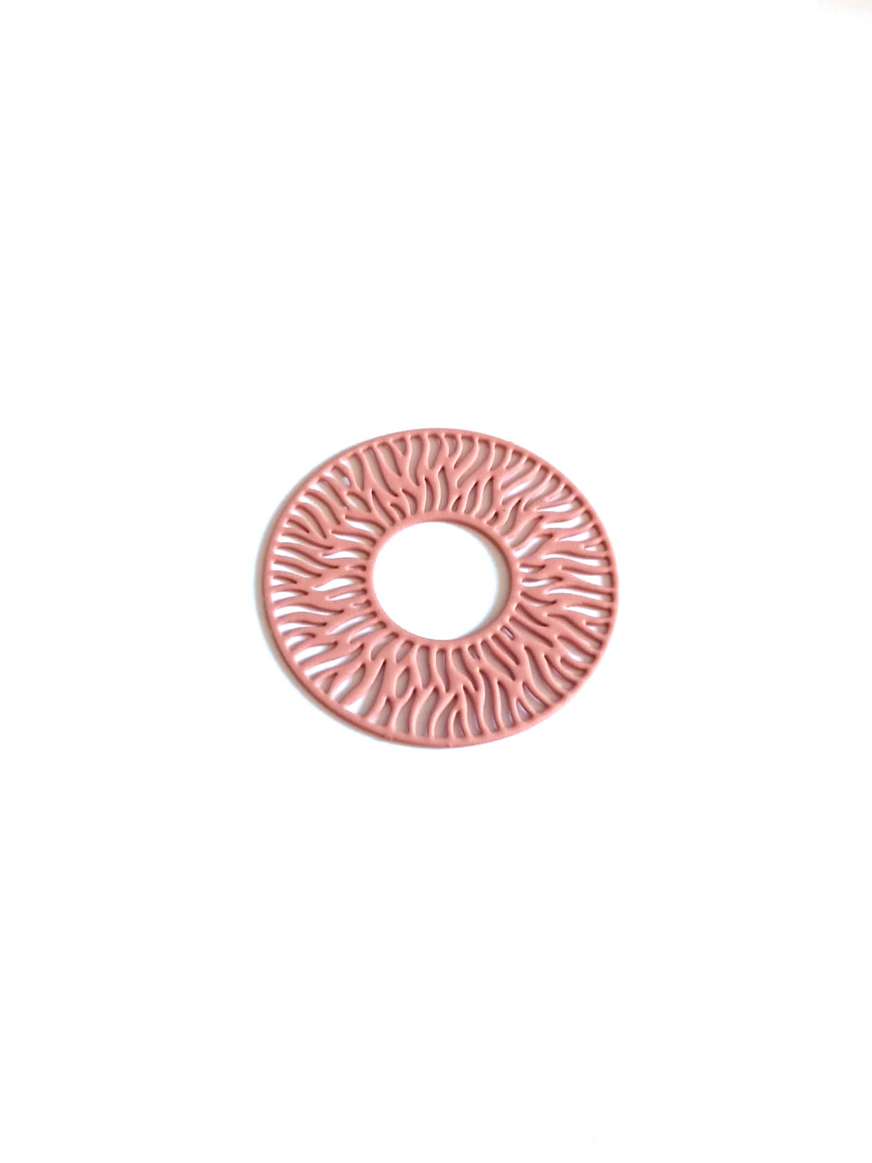 perlesetcreationbijoux-estampe-ronde-ajouree-acier-inoxydable-30mm-rose