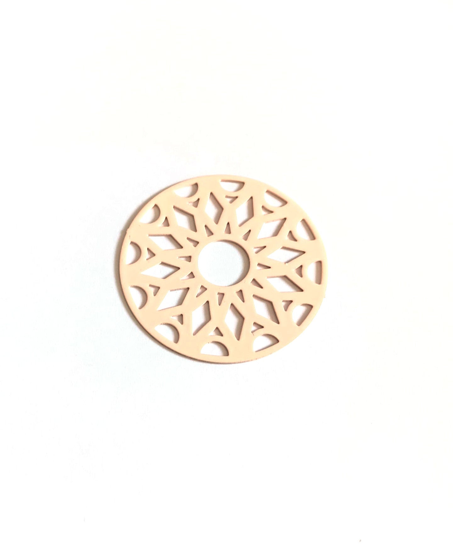 perlesetcreationbijoux-estampe-filigrane-ronde-33mm-rose