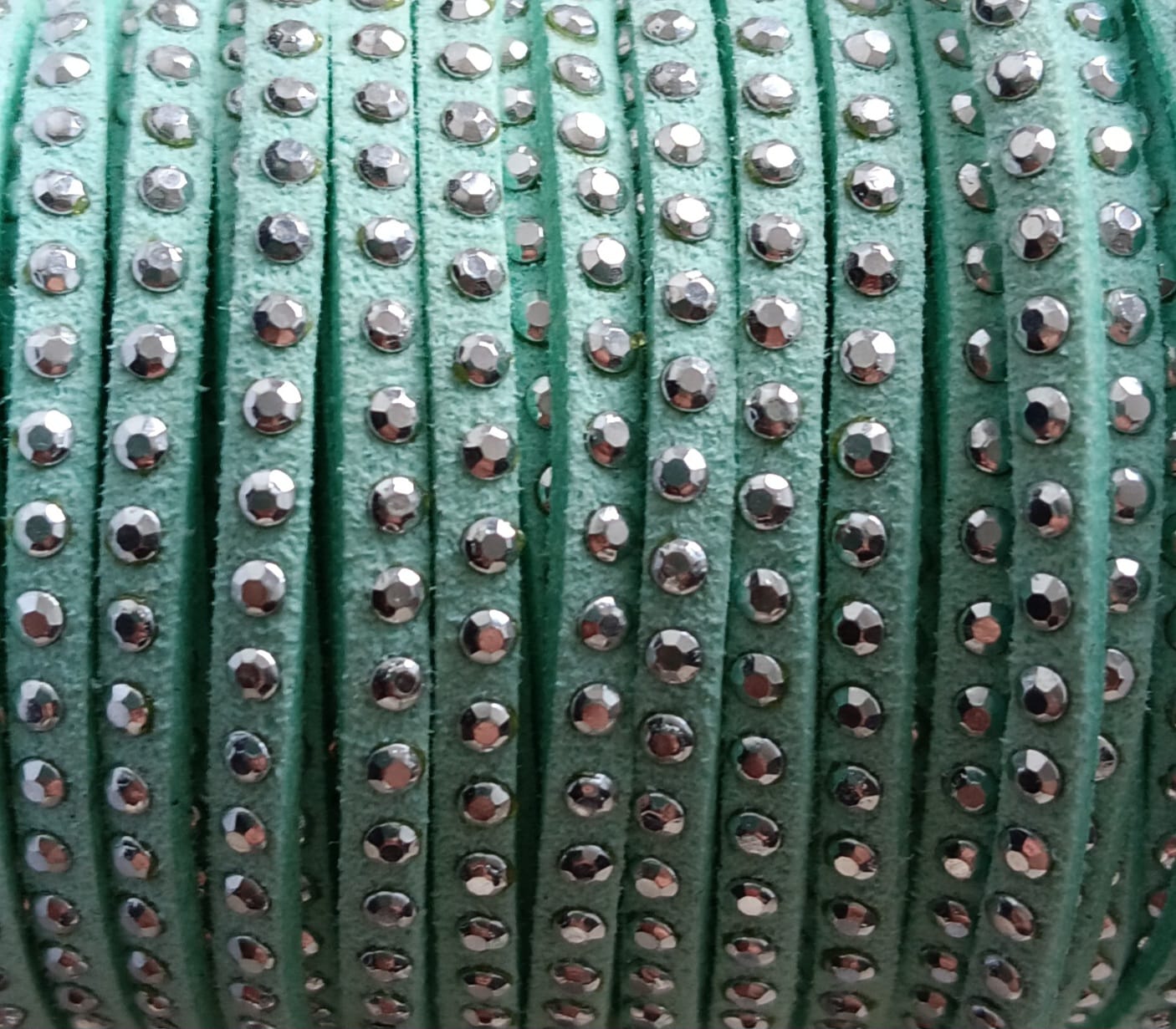 perlesetcreationbijoux - cordon de suédine strassée 3 mm turquoise