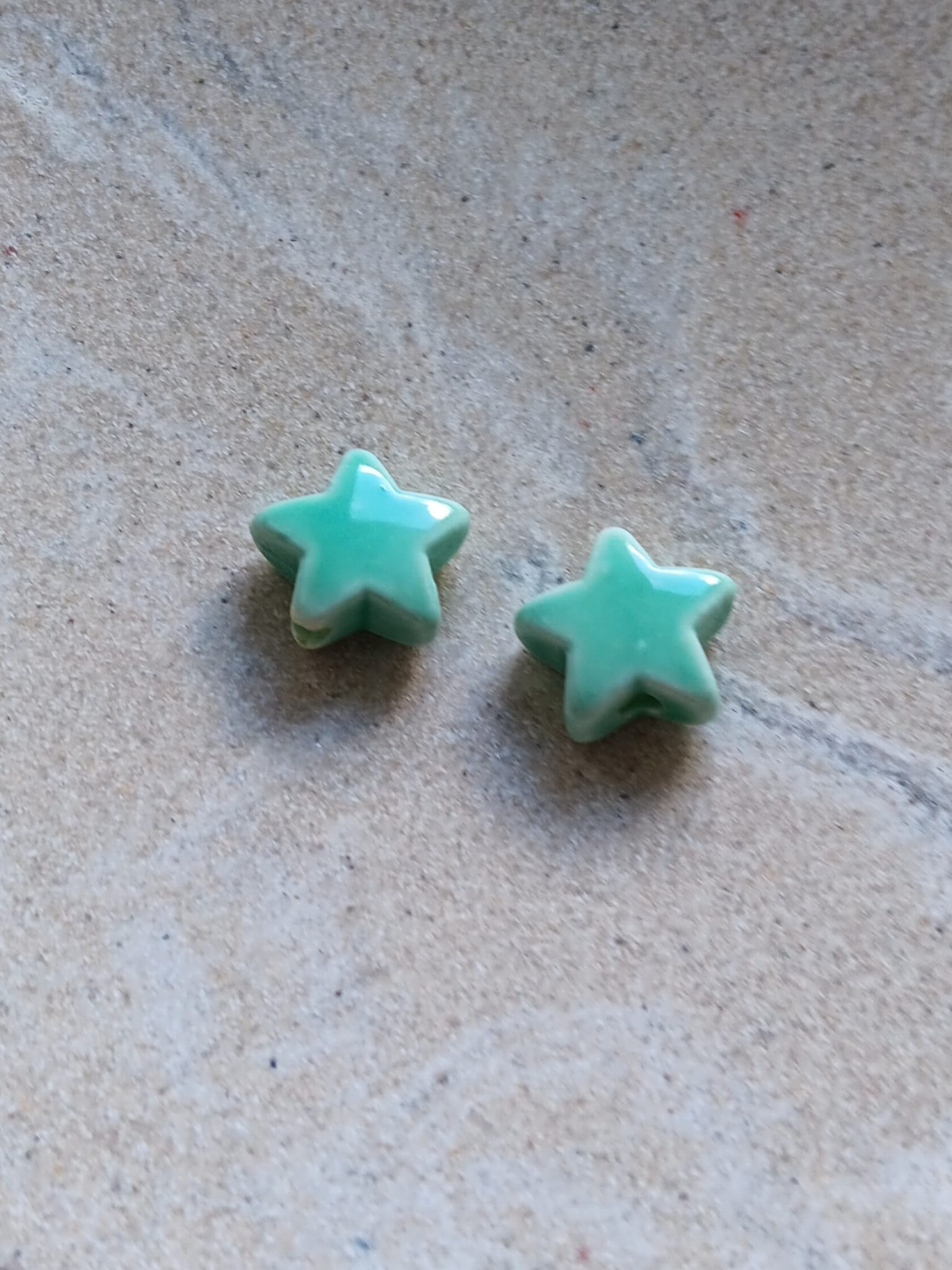 perlesetcreationbijoux-perle-ceramique-etoile-15mm-vert