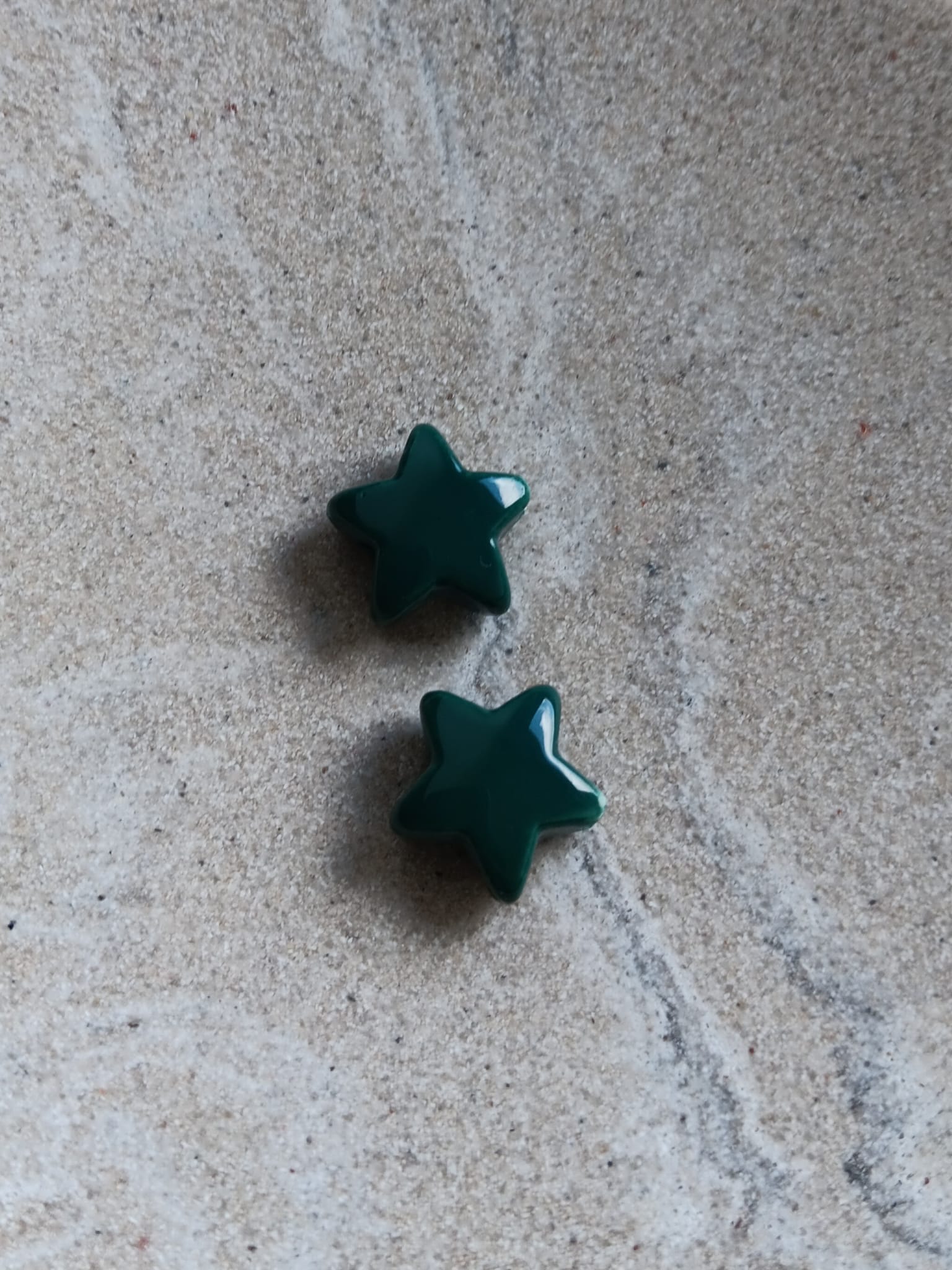 perlesetcreationbijoux-perle-ceramique-etoile-15mm-vert-fonce