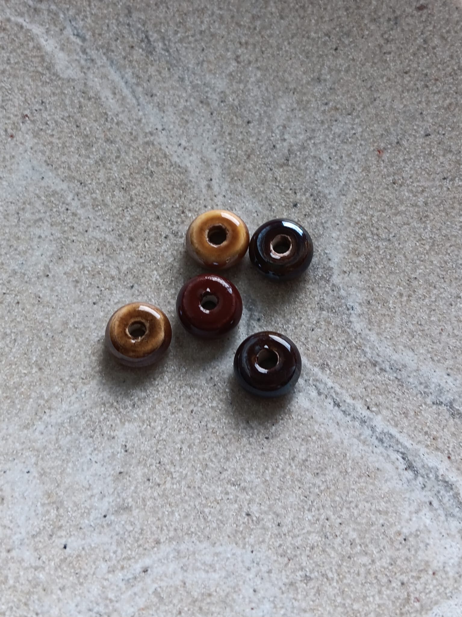 perlesetcreationbijoux-perle-ceramique-rondelle-9x4mm-marron
