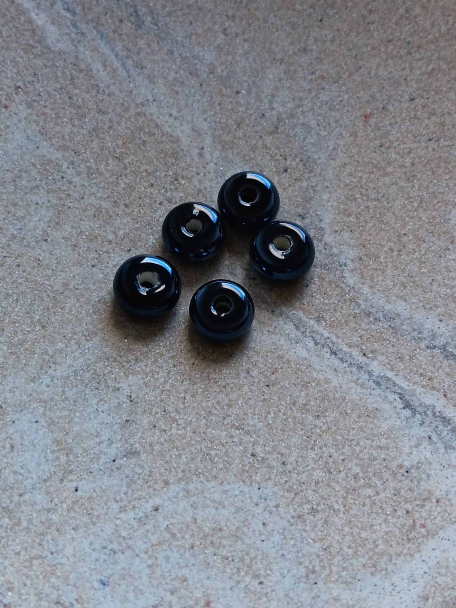 perlesetcreationbijoux-perle-ceramique-rondelle-9x4mm-noir