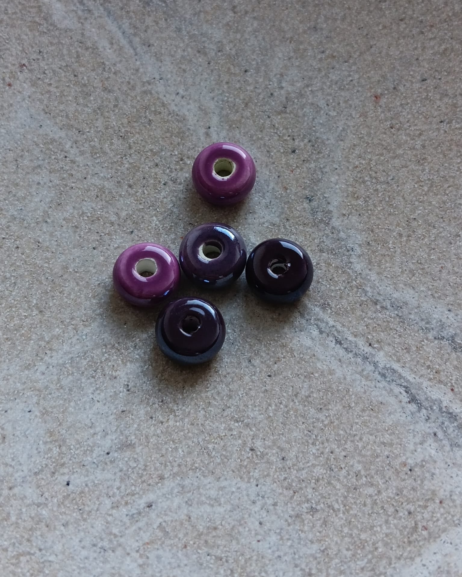perlesetcreationbijoux-perle-ceramique-rondelle-9x4mm-violet