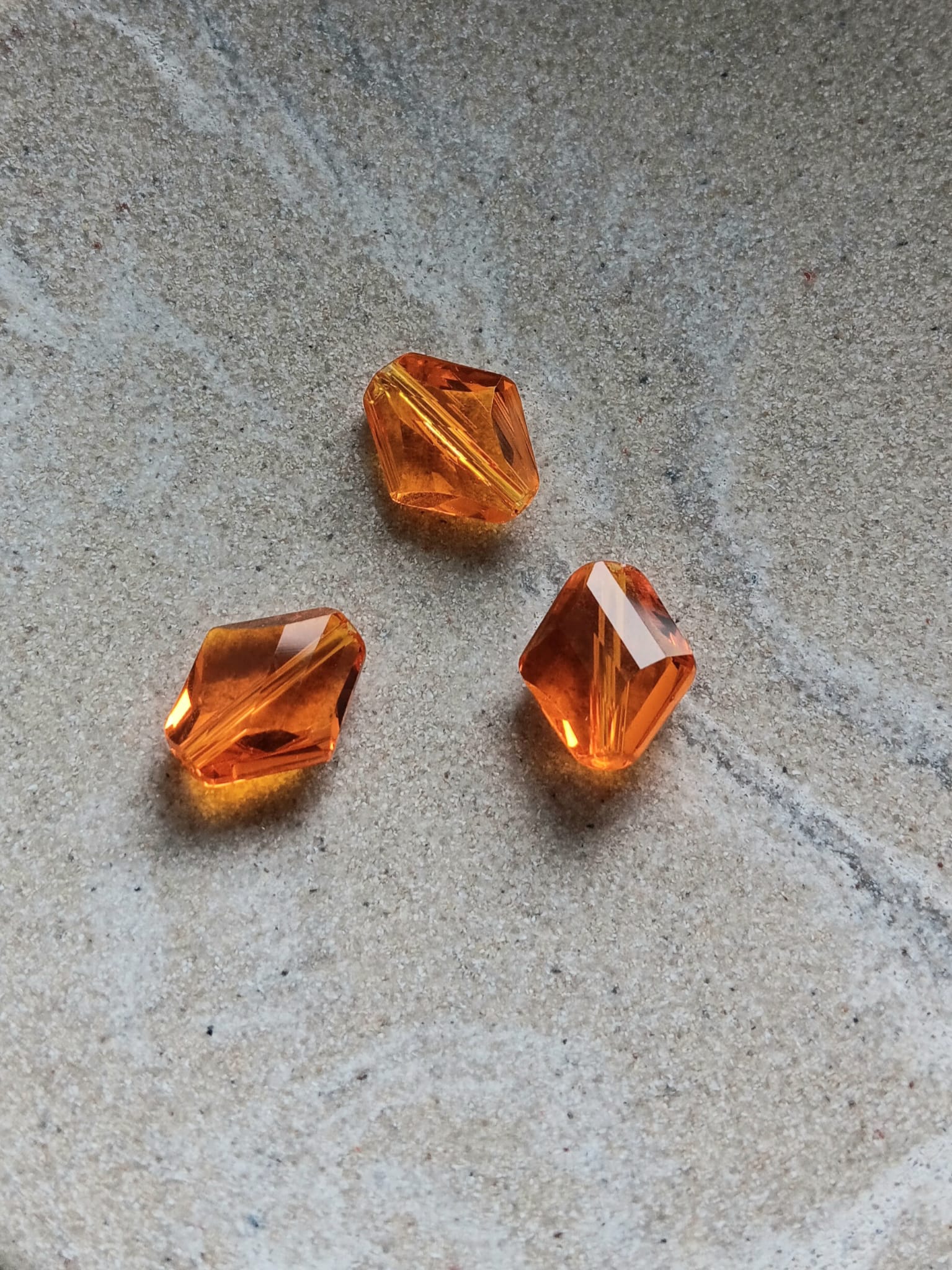 perlesetcreationbijoux-perle-losange-facette-verre-14x12mm-orange