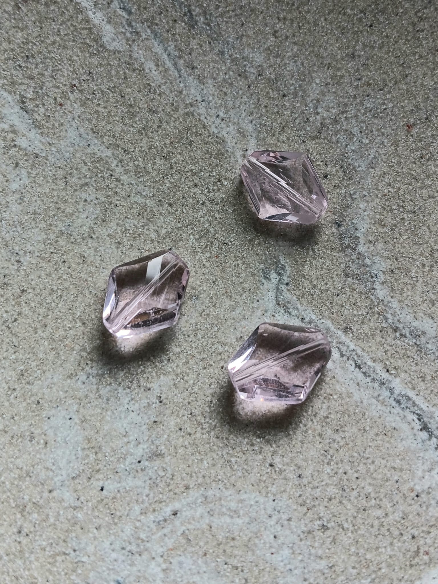 perlesetcreationbijoux-perle-losange-facette-verre-14x12mm-rose