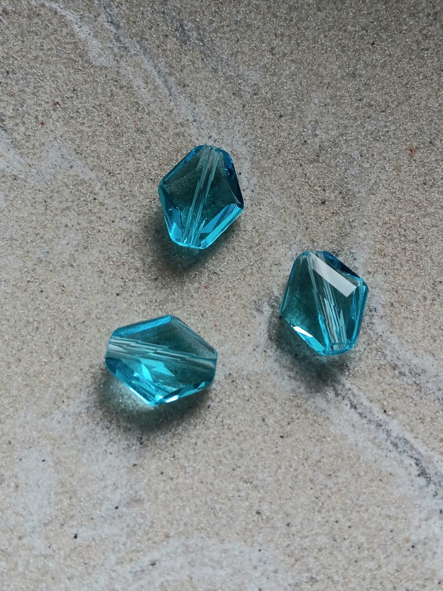 perlesetcreationbijoux-perle-losange-facette-verre-14x12mm-turquoise