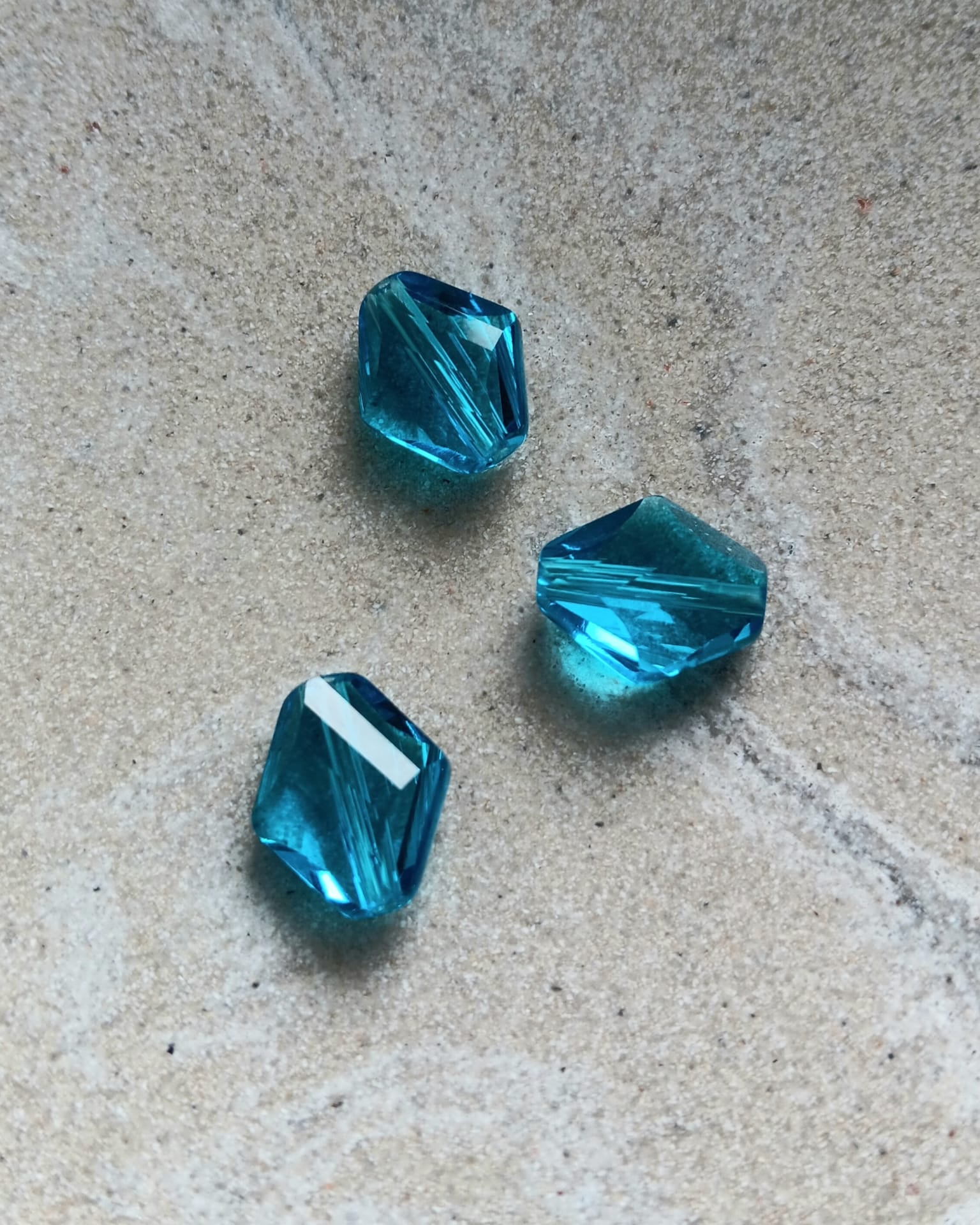 perlesetcreationbijoux-perle-losange-facette-verre-14x12mm-turquoise