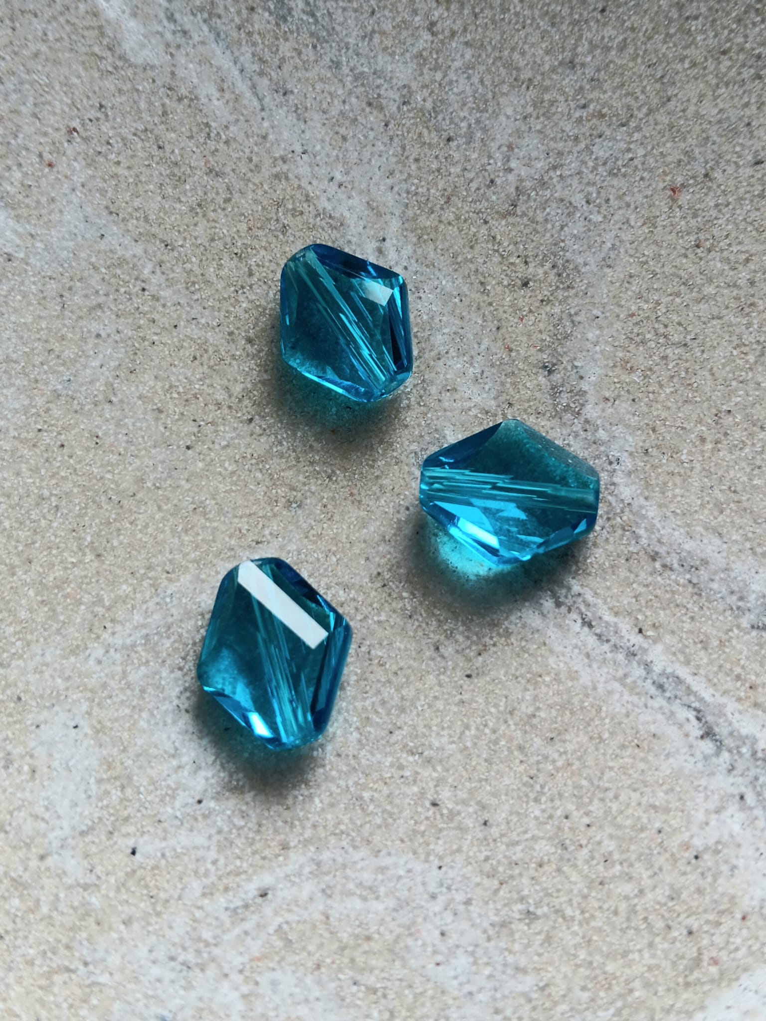 perlesetcreationbijoux-perle-losange-facette-verre-14x12mm-turquoise