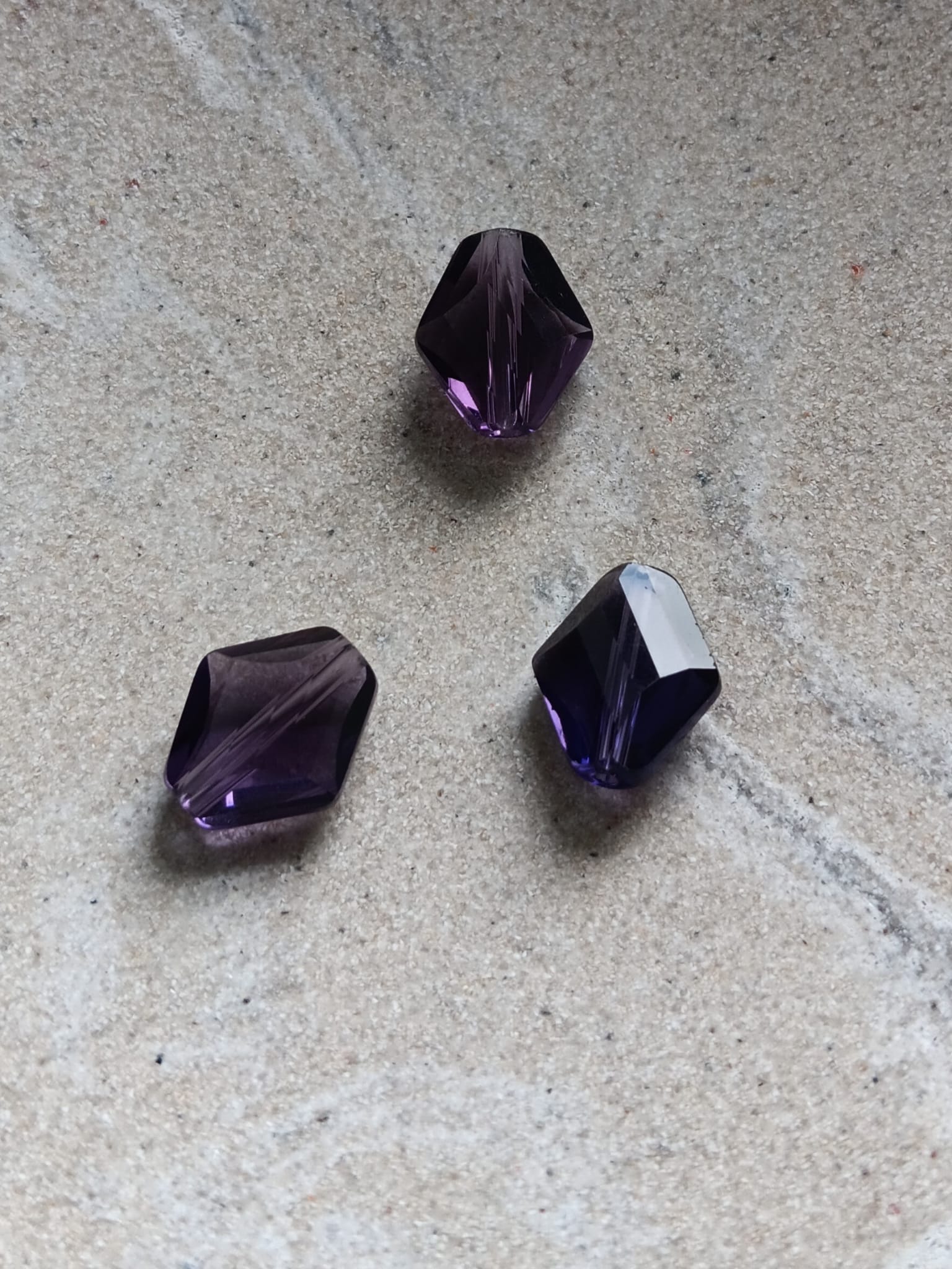 perlesetcreationbijoux-perle-losange-facette-verre-14x12mm-violet