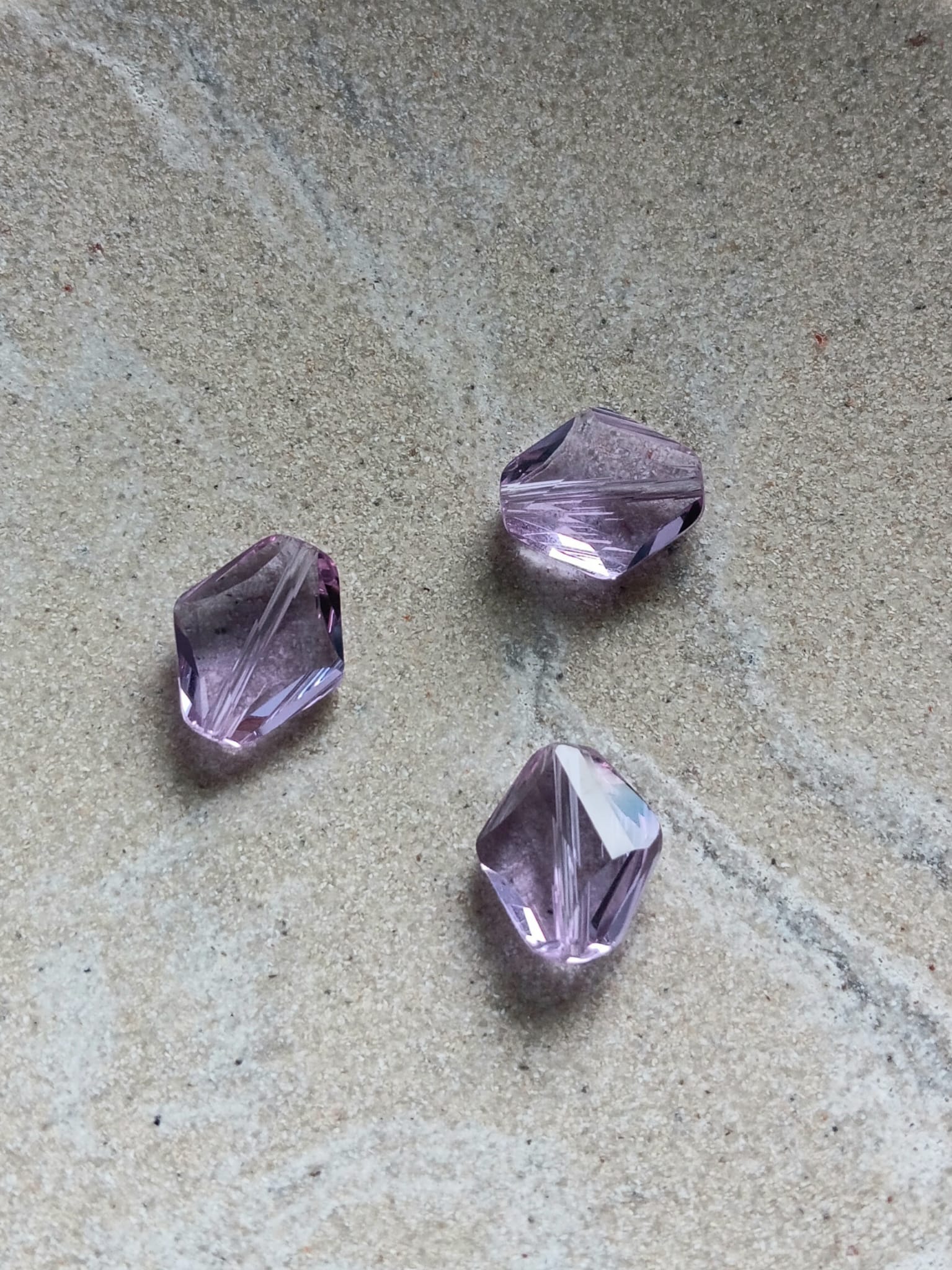 perlesetcreationbijoux-perle-losange-facette-verre-14x12mm-violine