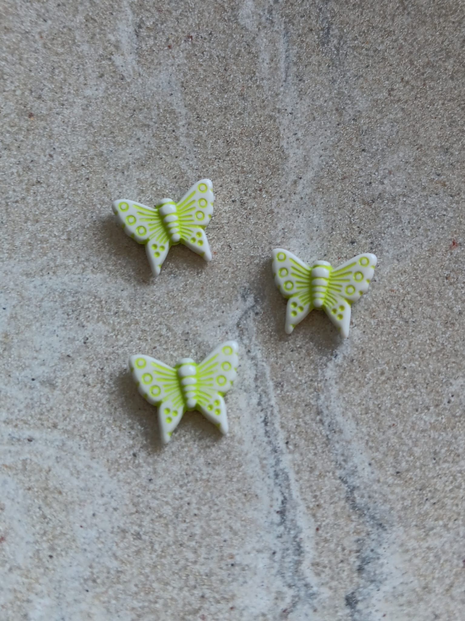 Perles papillon en acrylique - 12x16mm x10