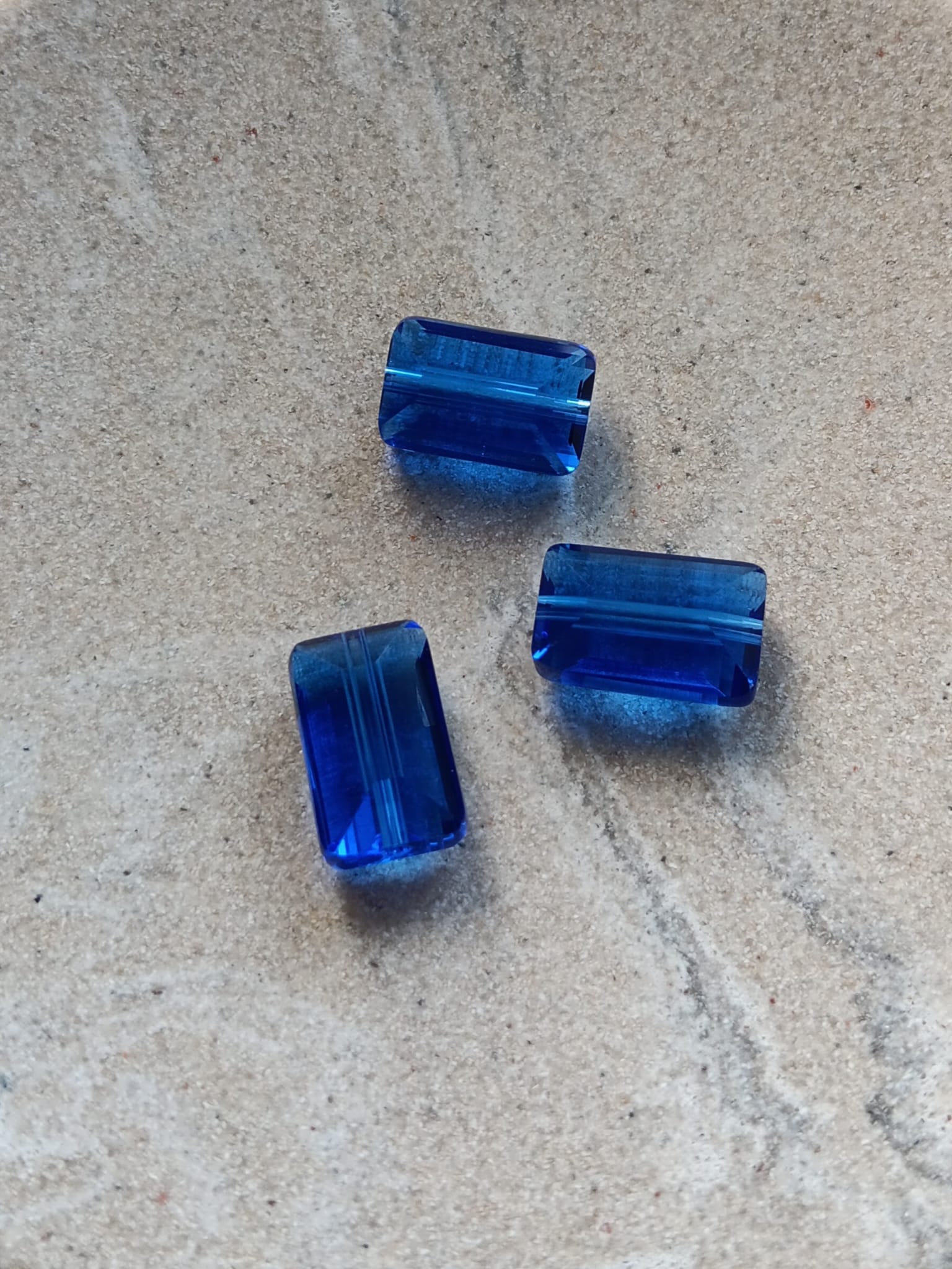 perlesetcreationbijoux-perle-rectangle-verre-facettes-10x15mm-bleu