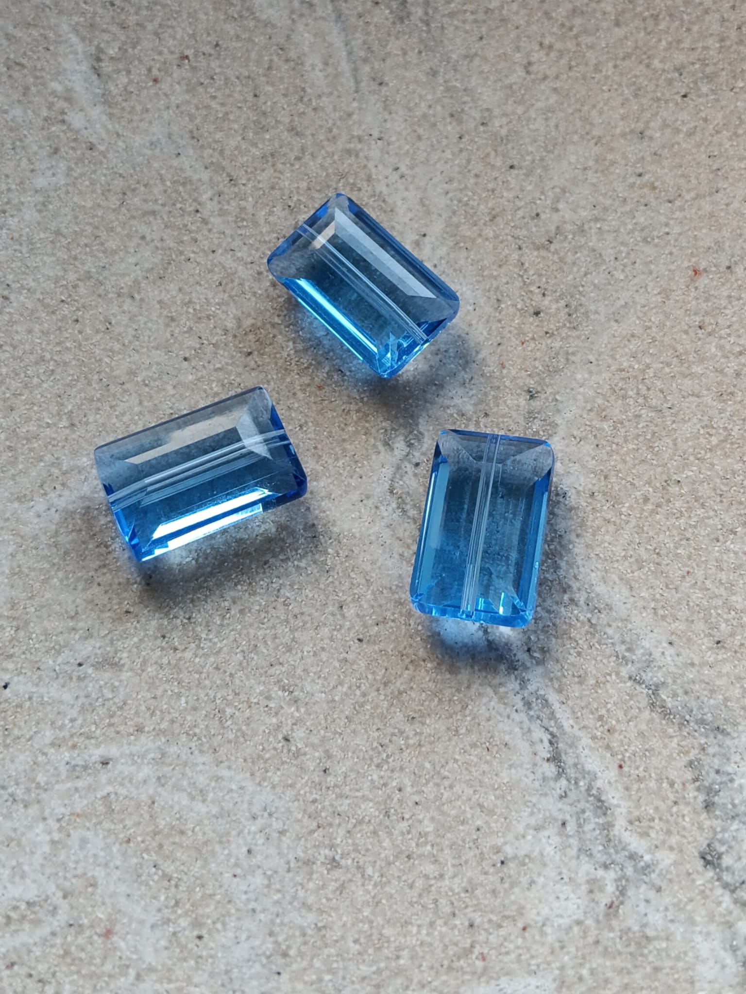 perlesetcreationbijoux-perle-rectangle-verre-facettes-10x15mm-bleu-ciel