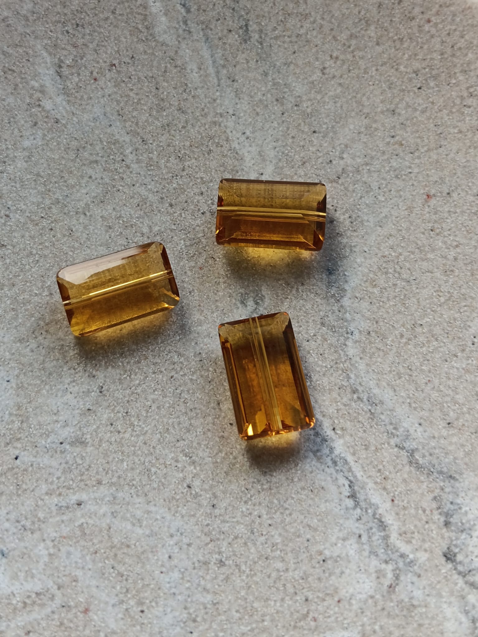 perlesetcreationbijoux-perle-rectangle-verre-facettes-10x15mm-jaune