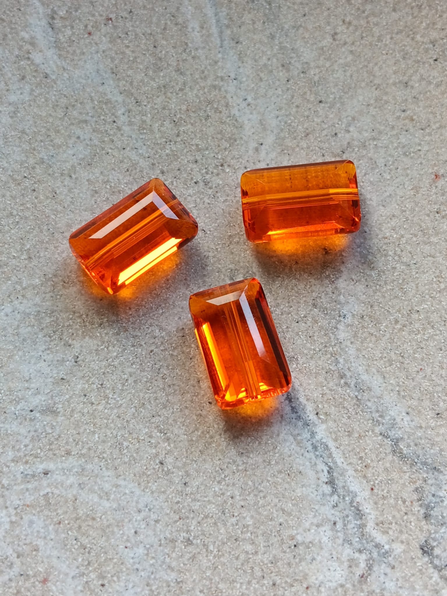 perlesetcreationbijoux-perle-rectangle-verre-facettes-10x15mm-orange