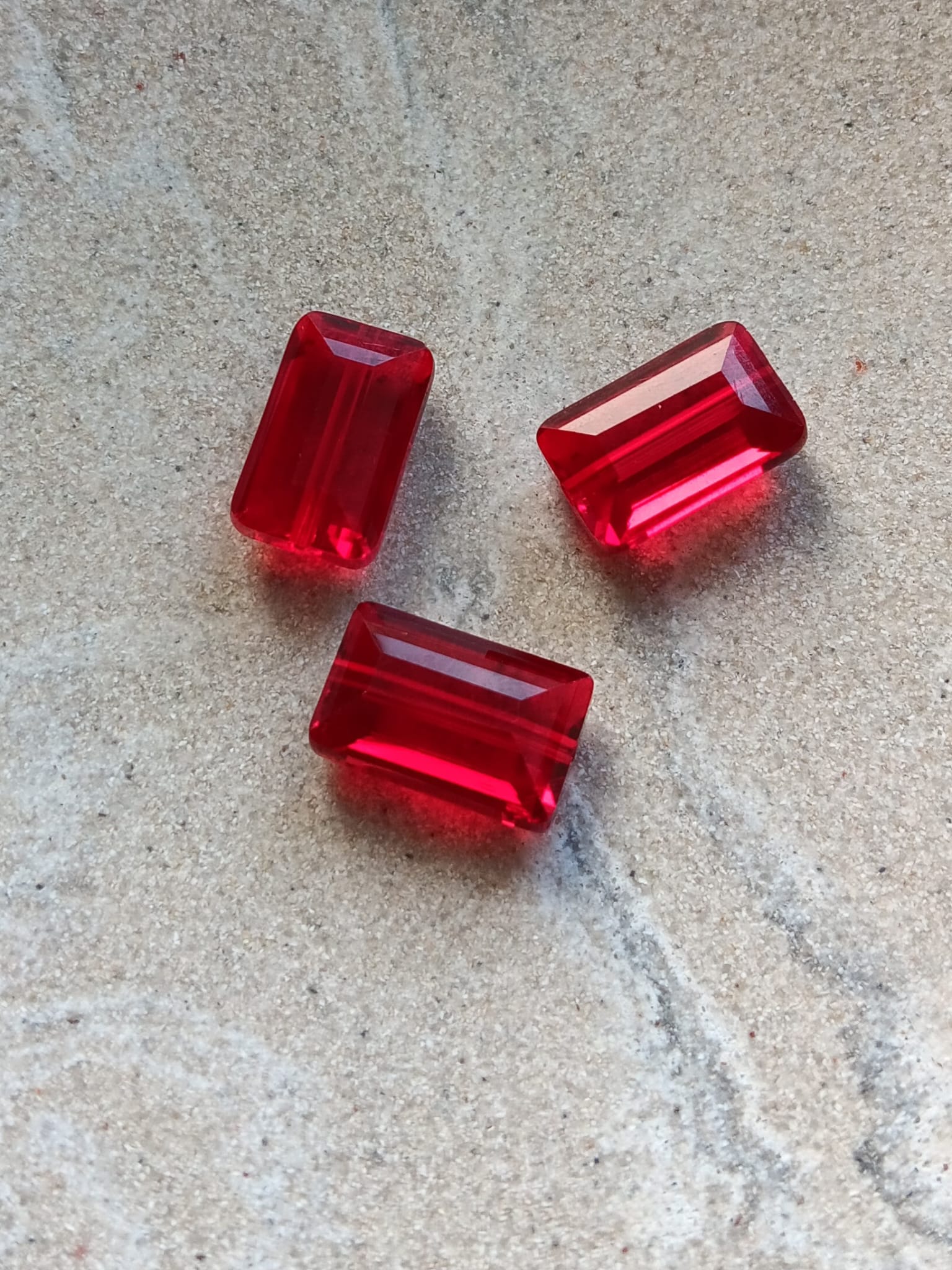 perlesetcreationbijoux-perle-rectangle-verre-facettes-10x15mm-rouge