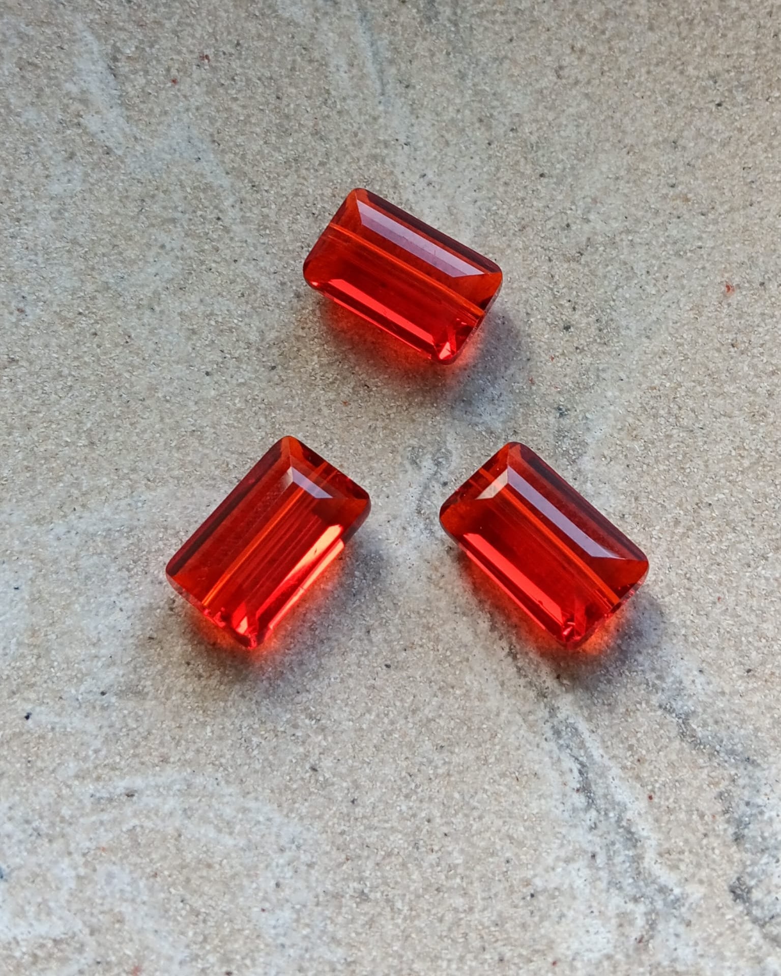 perlesetcreationbijoux-perle-rectangle-verre-facettes-10x15mm-rouge
