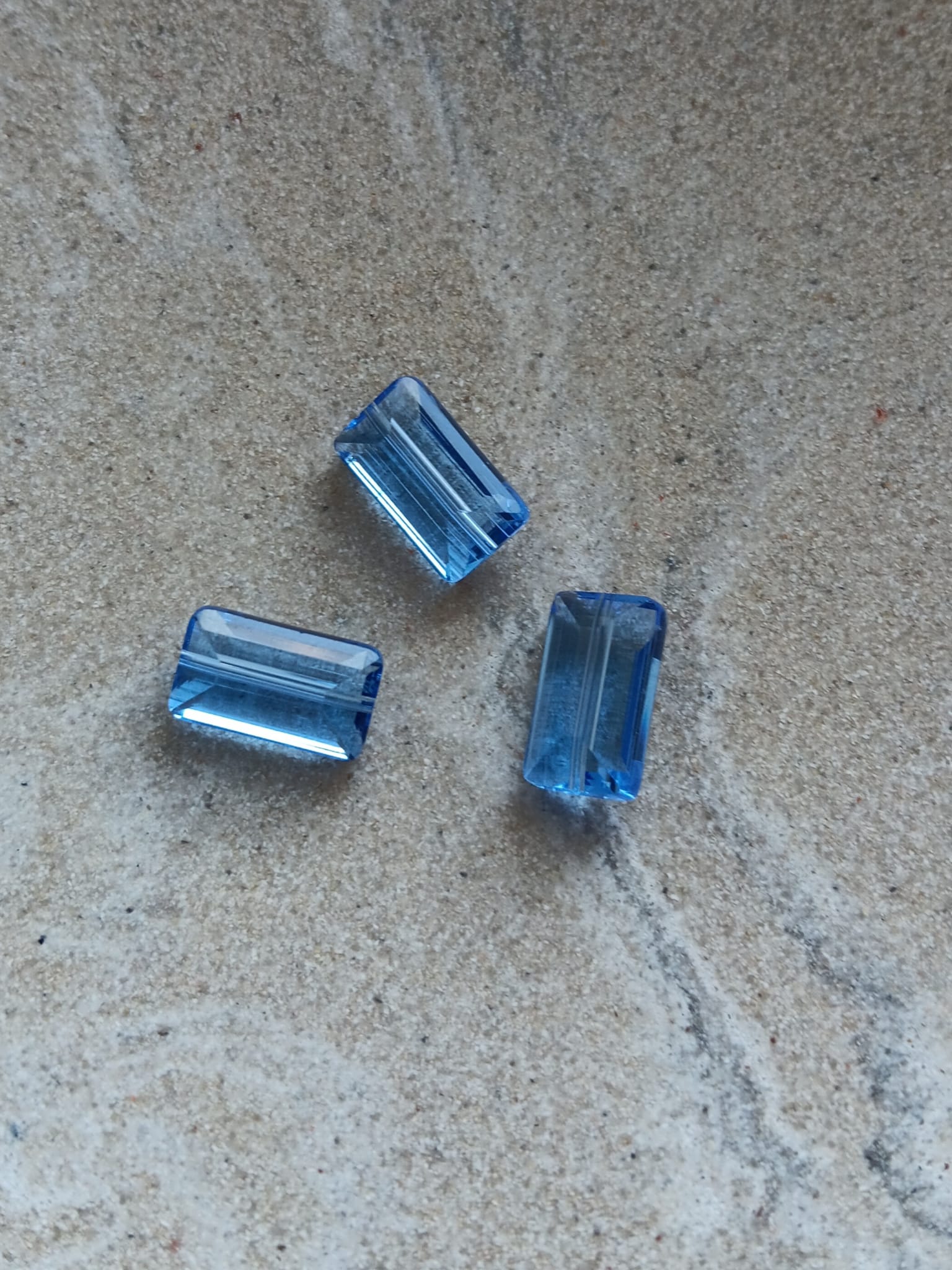 perlesetcreationbijoux-perle-rectangle-facettes-8x14mm-bleu-ciel