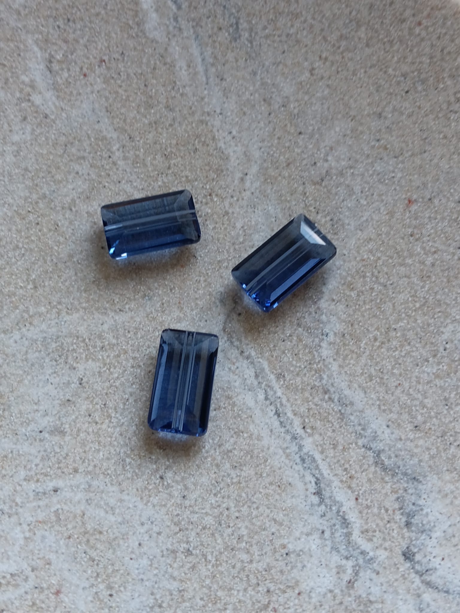 perlesetcreationbijoux-perle-rectangle-facettes-8x14mm-bleu-marine