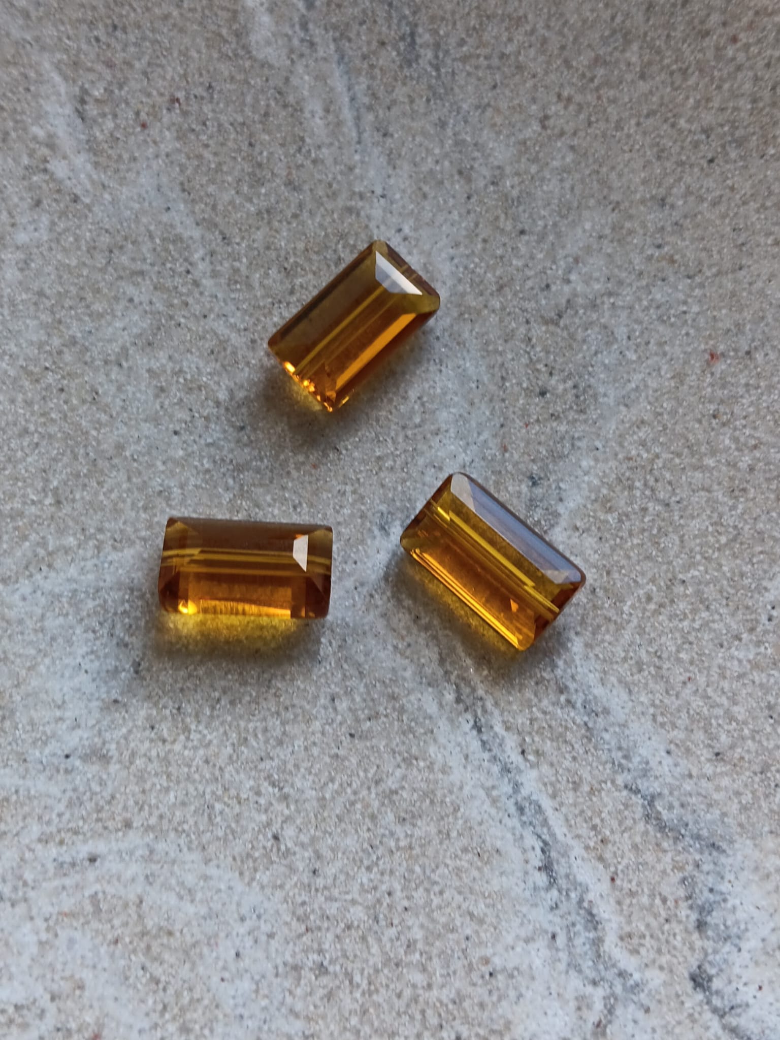 perlesetcreationbijoux-perle-rectangle-facettes-8x14mm-jaune
