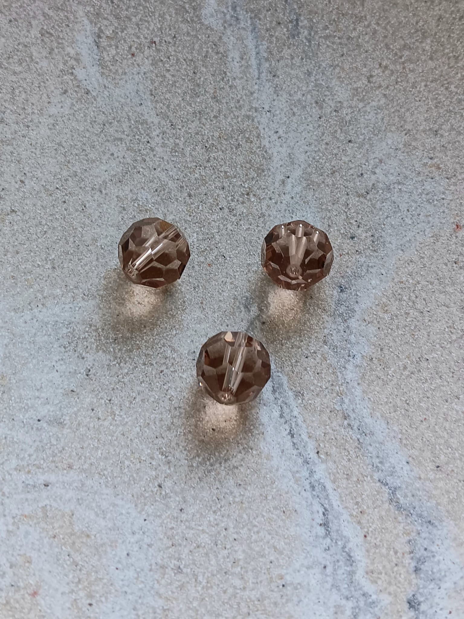 perlesetcreationbijoux-perle-ronde-facette-verre-10mm-beige