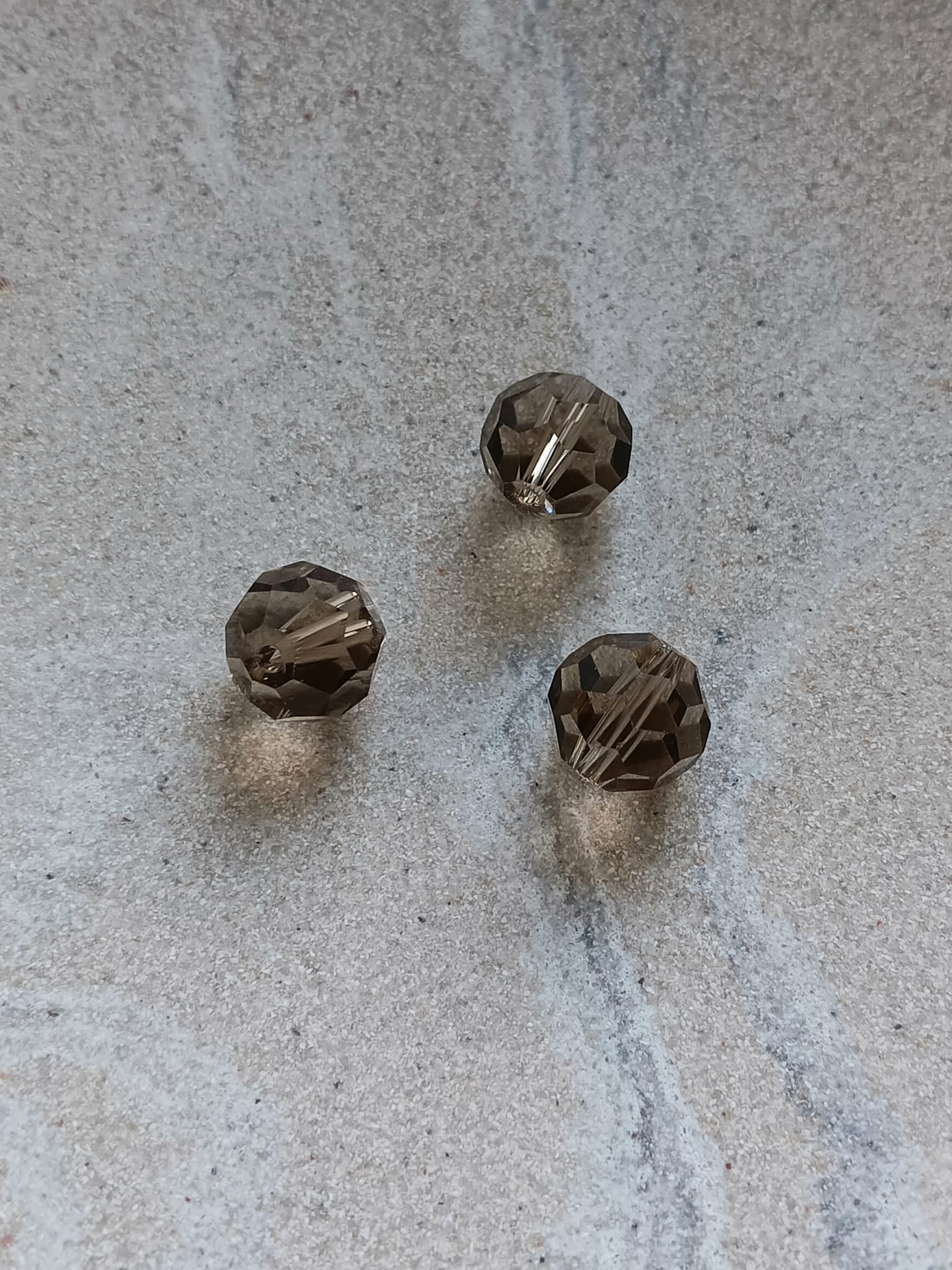 perlesetcreationbijoux-perle-ronde-facette-verre-10mm-gris